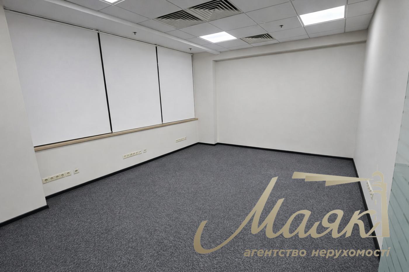 Аренда офиса 64 м.кв. БЦ Леонардо, Золотые ворота, Центр