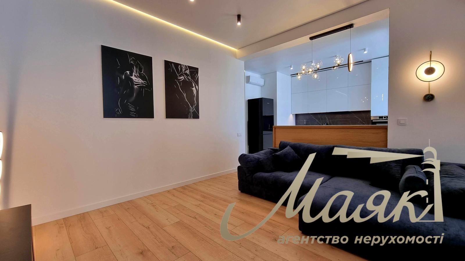 Rent modern studio 60m2 in LCD "Novopecherskie Lipki" Andriy Verkhoglyad/Dragomirova 17, Pechersk district, Kiev.