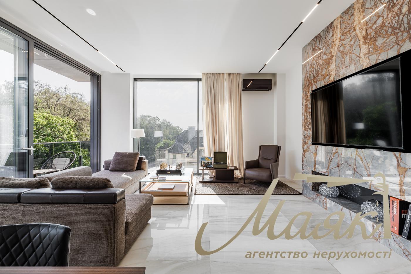 5-room apartment for rent in the Hidden club house in Pechersk, Sadovo-Botanicheskaya St.