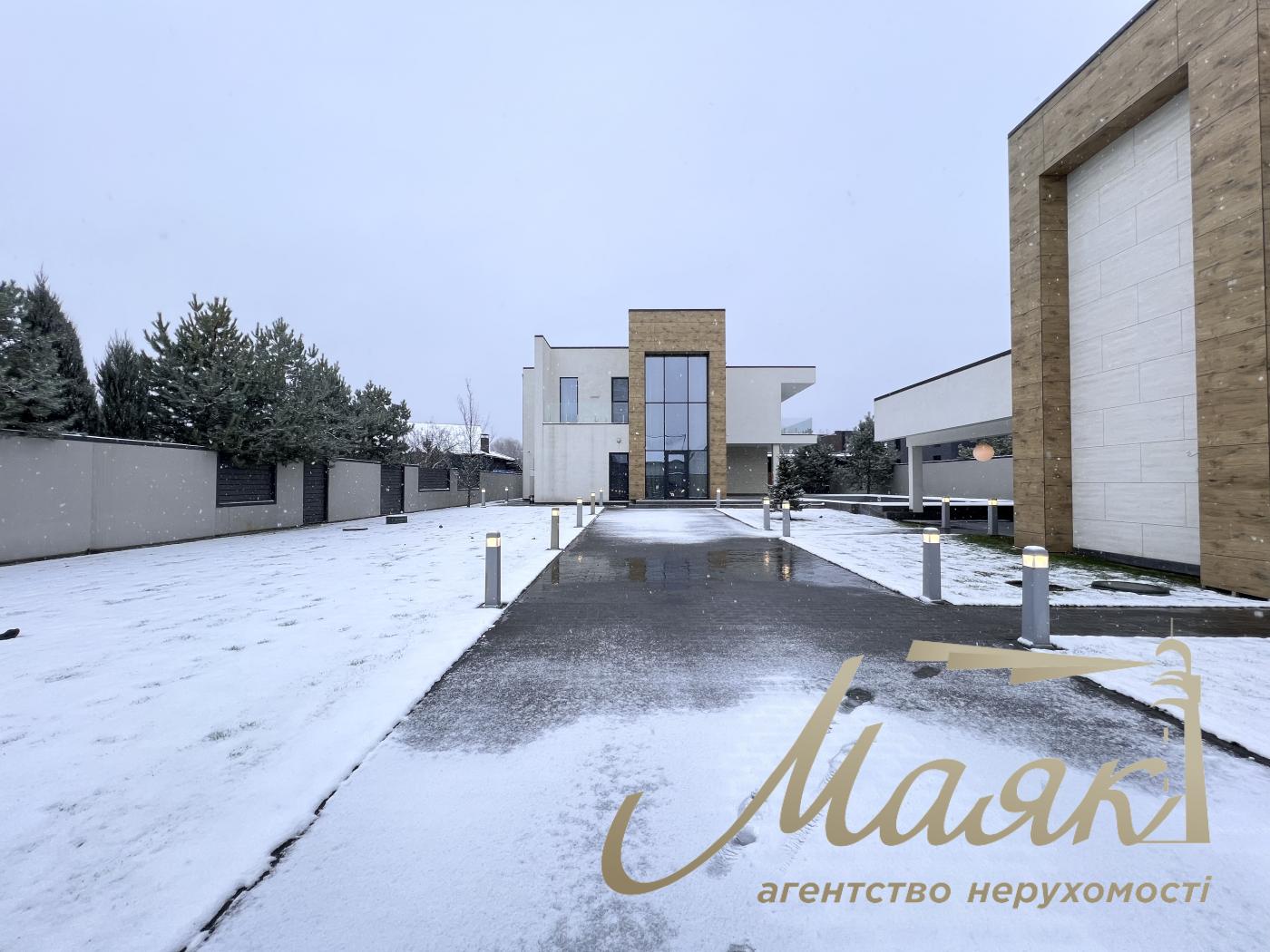 Аренда загородного дома на Осокорках в коттеджном городке «Голубая Лагуна»