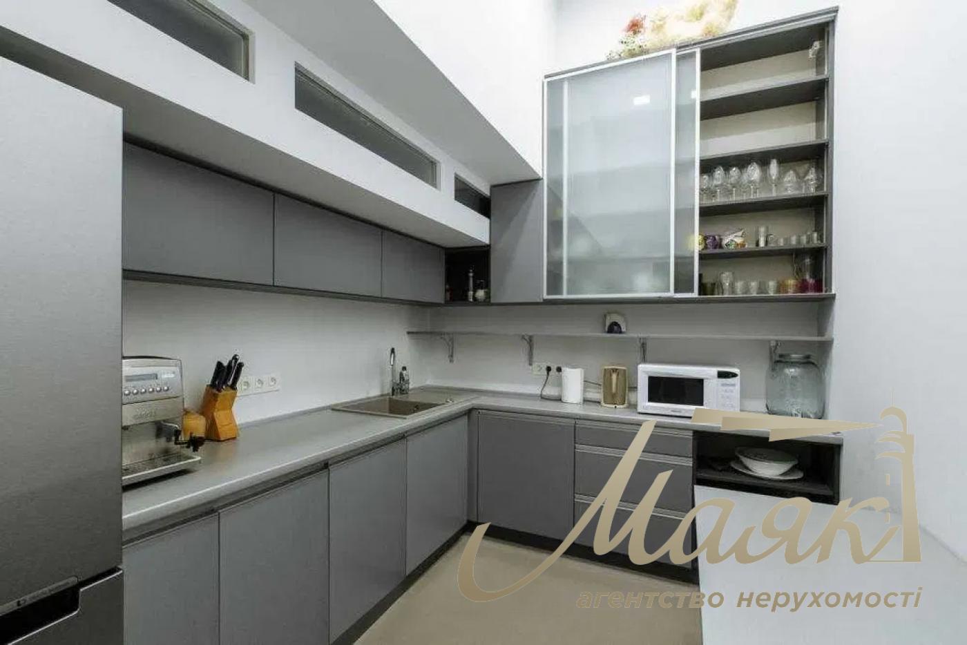 Оренда офісу 220м2 по вул.Шота Руставелі, Площа Українських Героїв