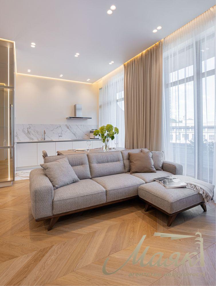 Продаж квартири площею 75 м² з власною терасою у ЖК «52 Перлина» Pechersk Plaza, Печерськ, вул. Михайла Бойчука, 19-А.