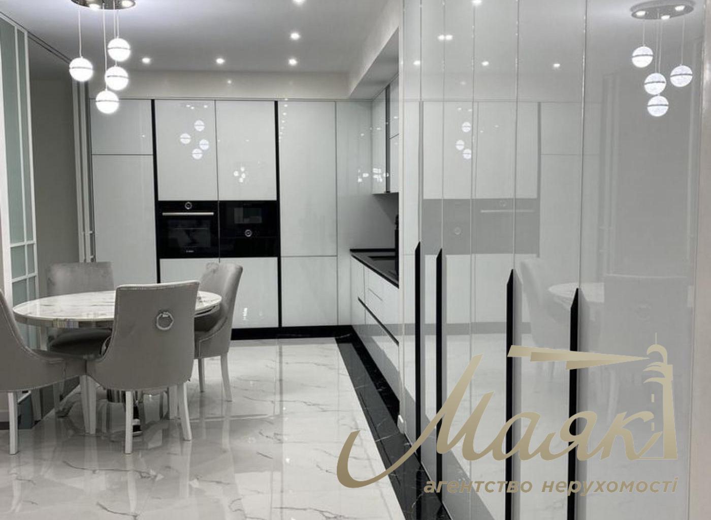 Rent 2-bedroom apartment 83m2 Residential Complex French Quarter 2