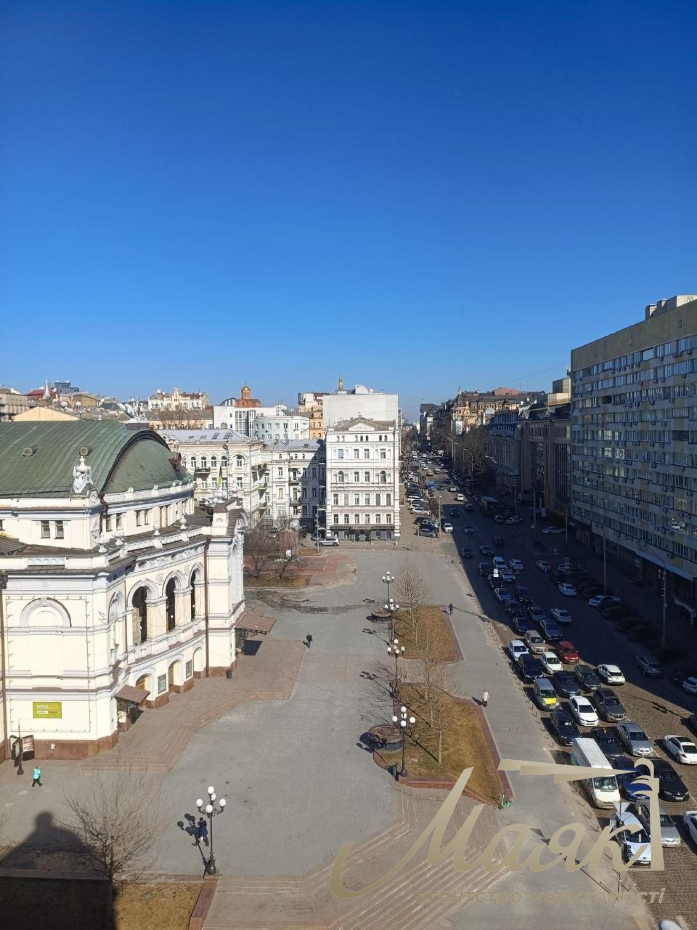 Оренда офісу площею 430 кв. м у бізнес-центрі «Леонардо», Центр, станція метро «Золоті Ворота»