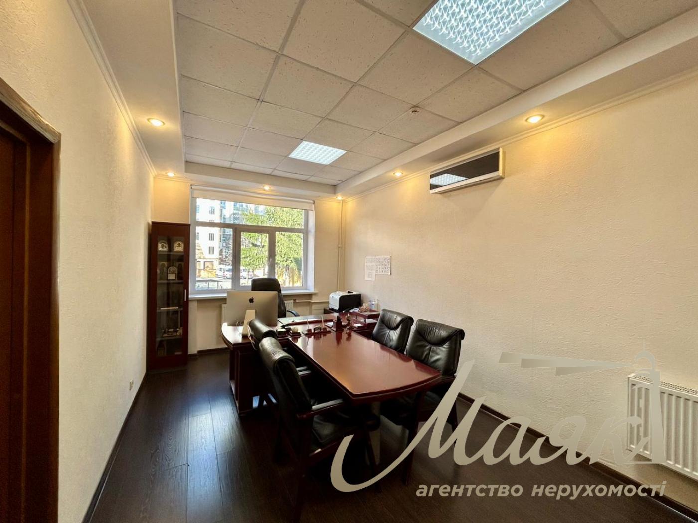 Продаж комплексу будівель із територією, вул. Рибальська, Печерськ