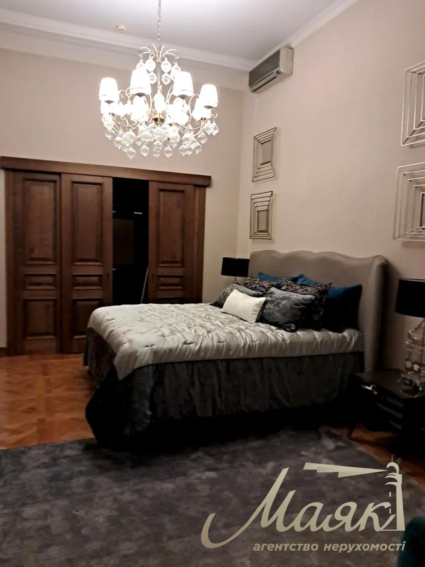 Оренда будинку/резиденції площею 420 м² у Старих Безрадичах, вул. Підгірна, перша здача, Обухівський напрямок, Київська область.