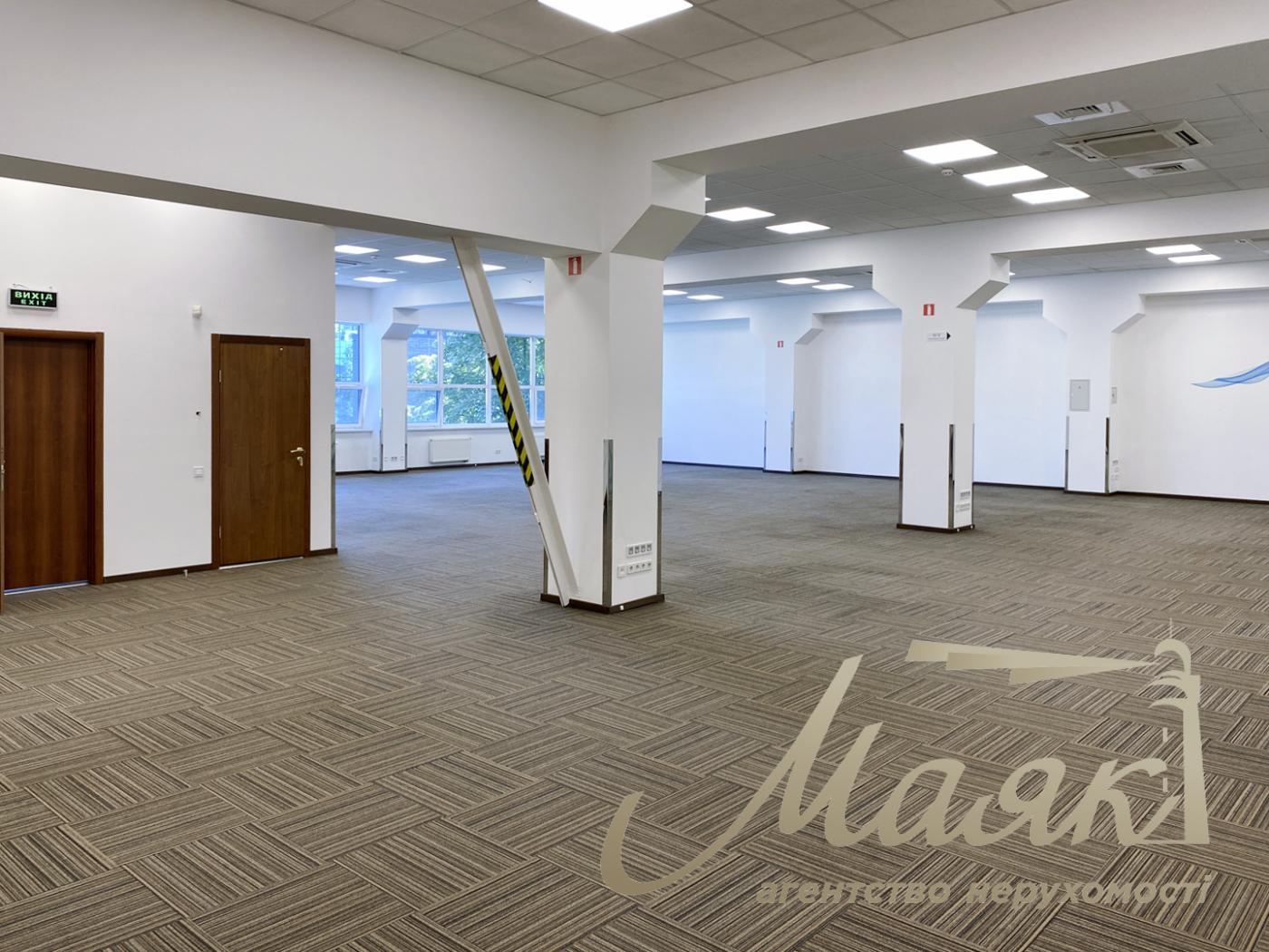 Office for rent 386m2, Akhtyrsky per. 7, BC Victoria Park.