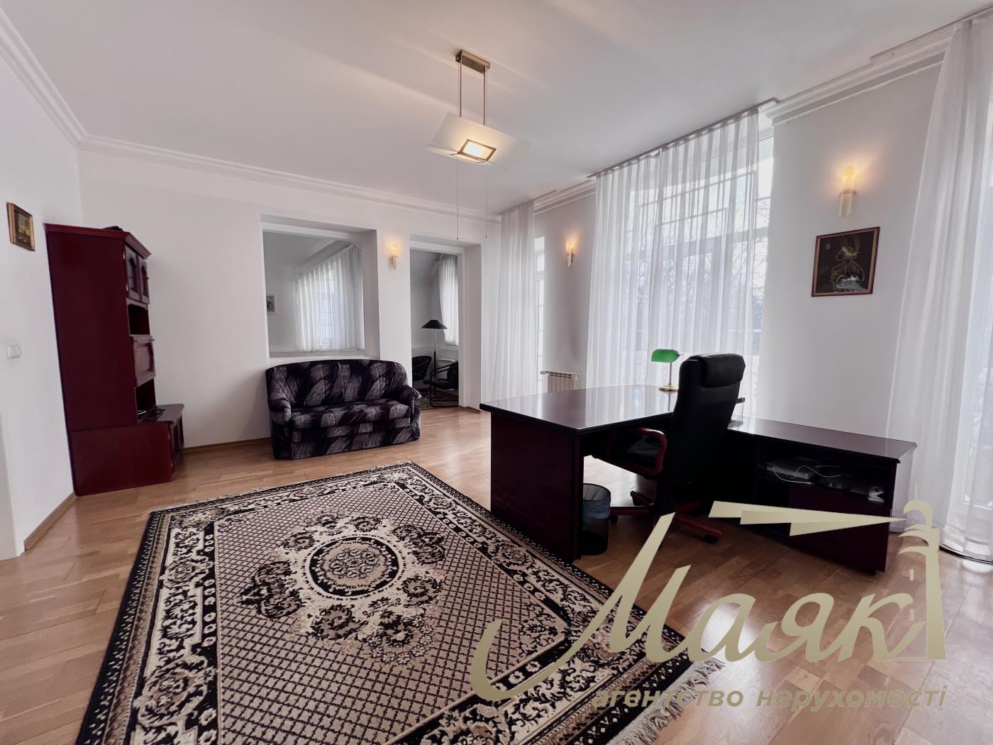 Rent 3-storey house 492,7m2, Lesniki