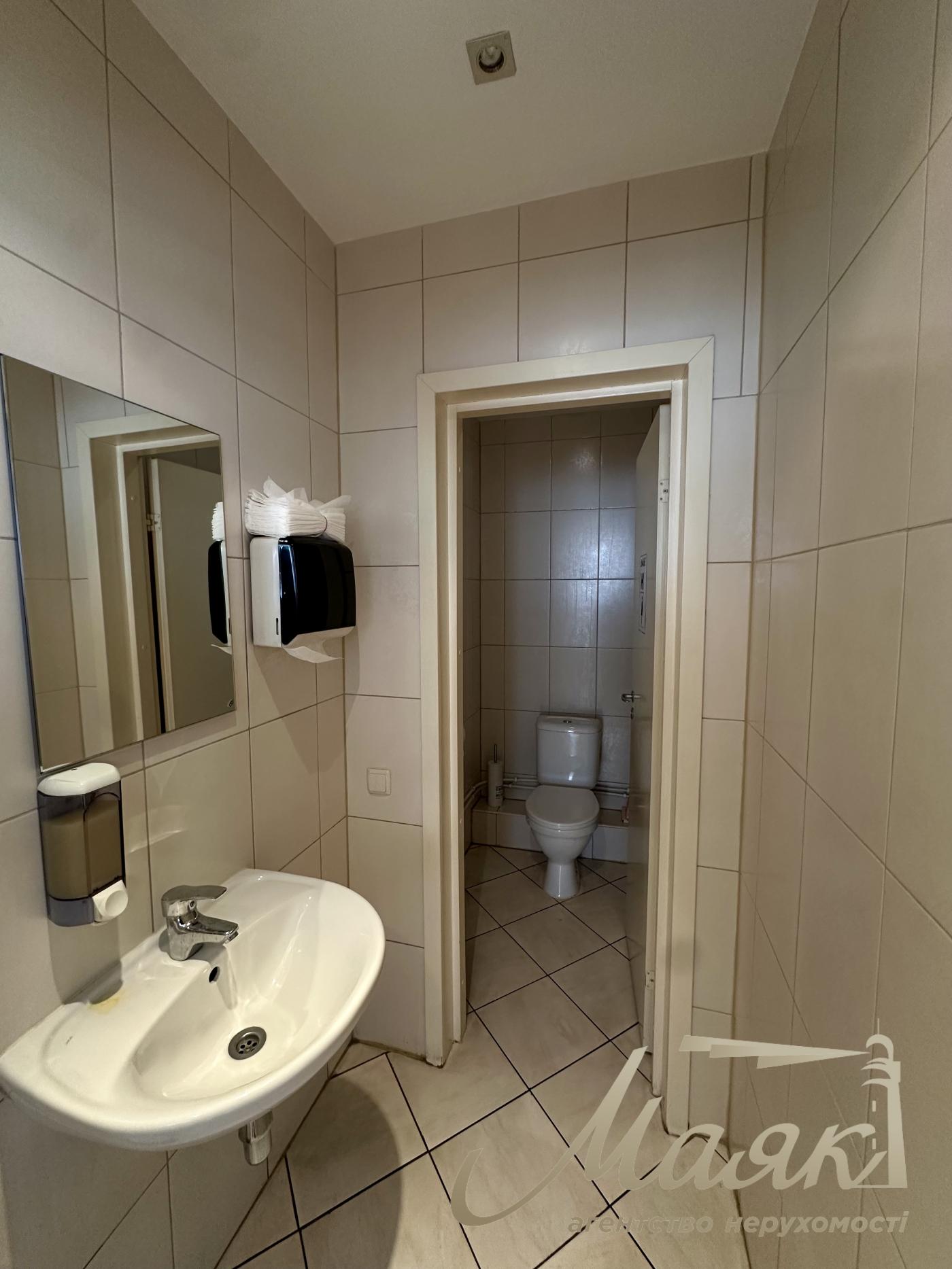 Rent a front building (656m2) on 7.5 hectares, Sadovaya street, with. Sofievskaya Borschagovka