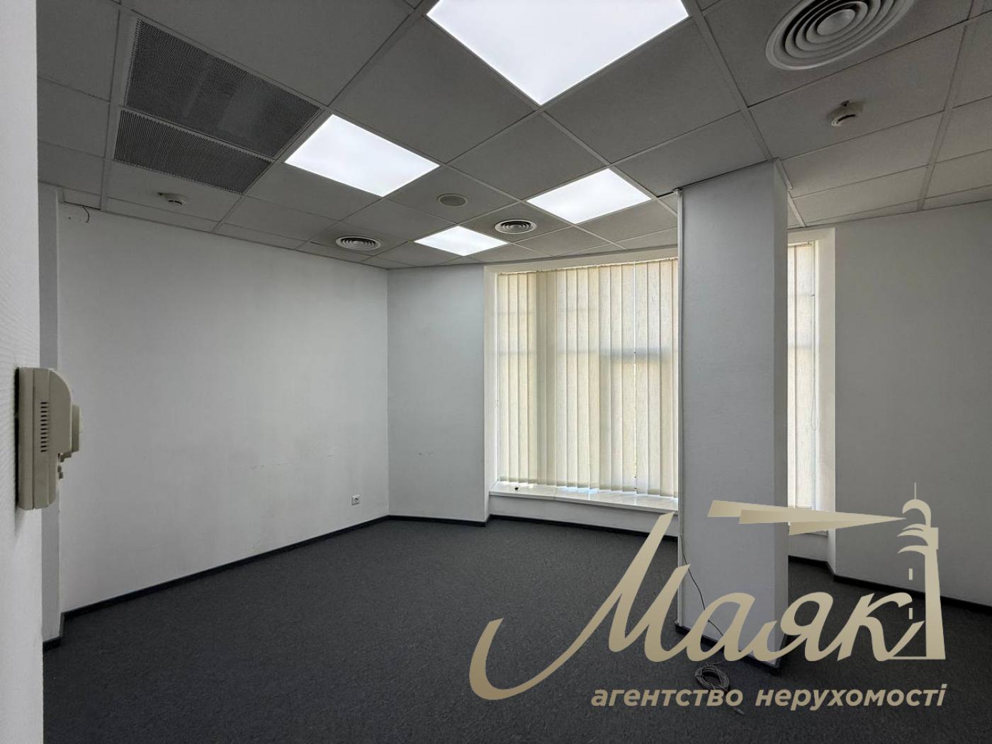 Оренда офісу площею 460 м² у бізнес-центрі «Капітал», Велика Васильківська, Центр