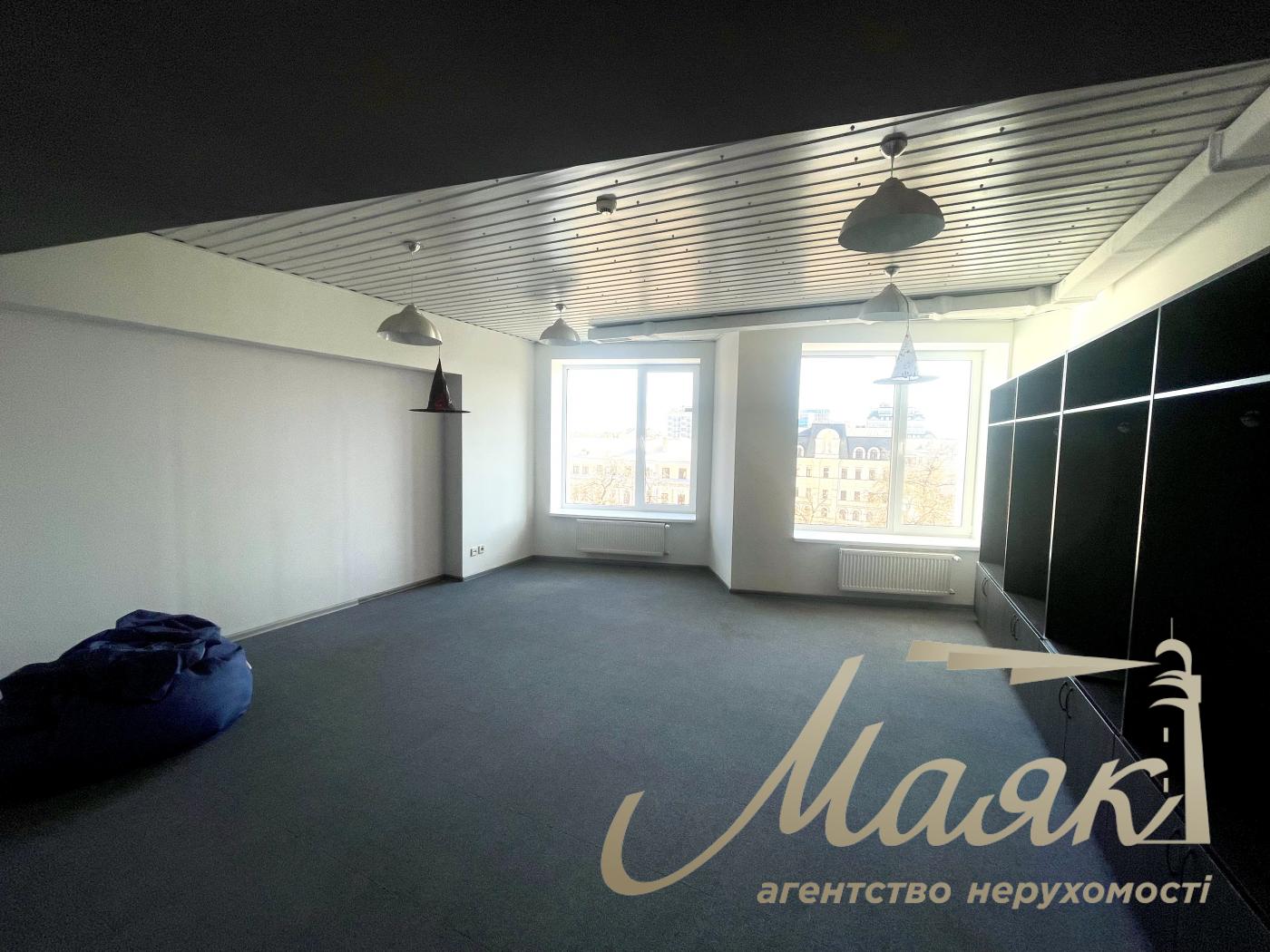 Аренда офиса 740 м.кв. Подол Контрактовая площадь