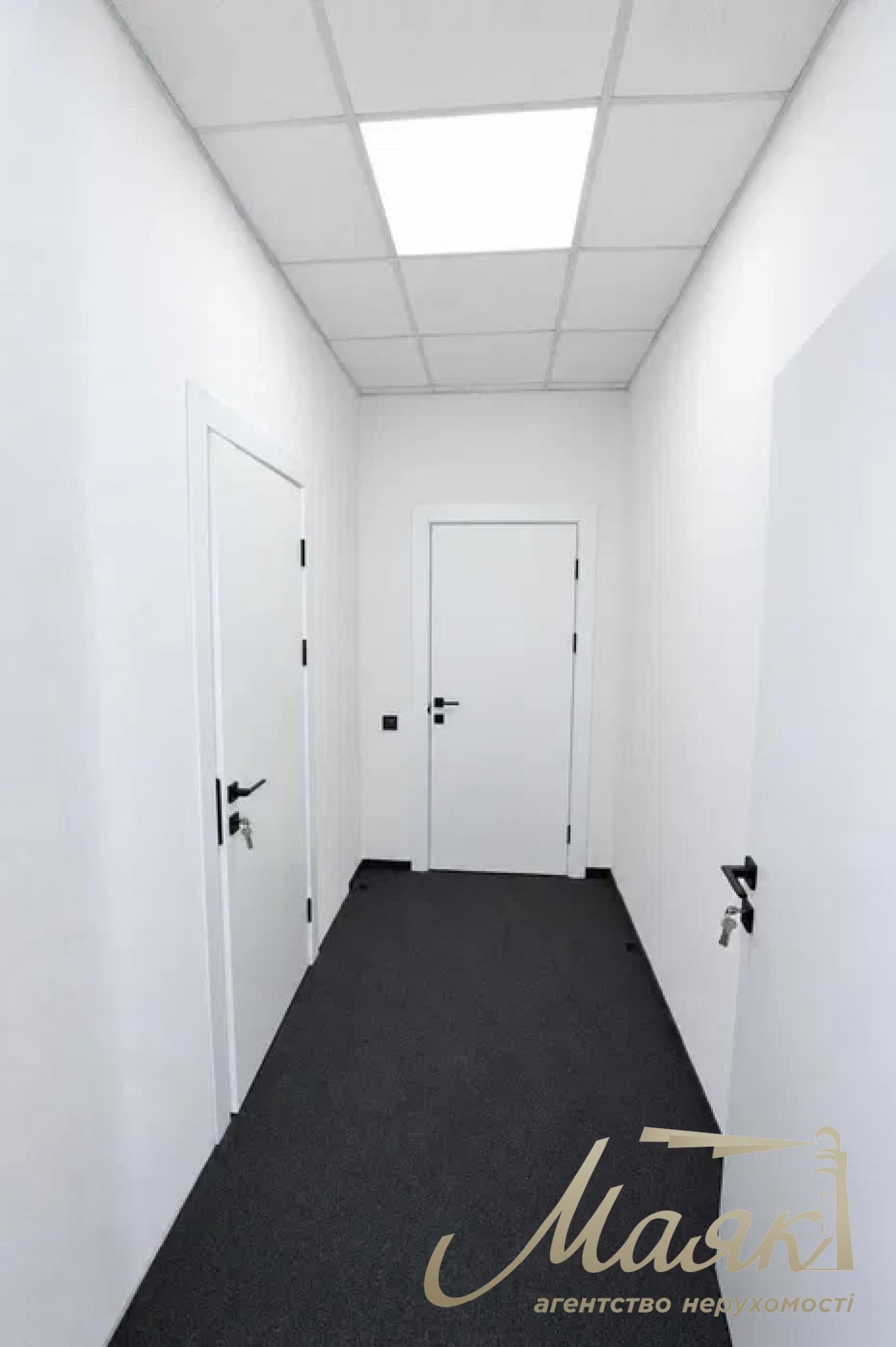 Rent a 180 m² furnished standalone office at 32A Yevhen Konovalets Street, Pechersk