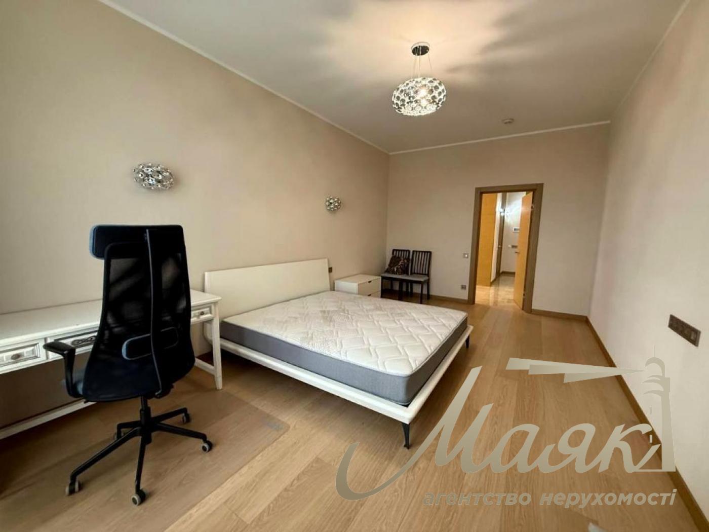 Rent 2-bedroom apartment in the historical center, Koninsky St. (Turgenevskaya)