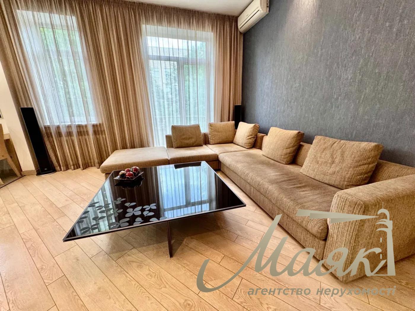 Оренда 4-кімнатної квартири, стм. Дружби народів, Печерськ, Київ