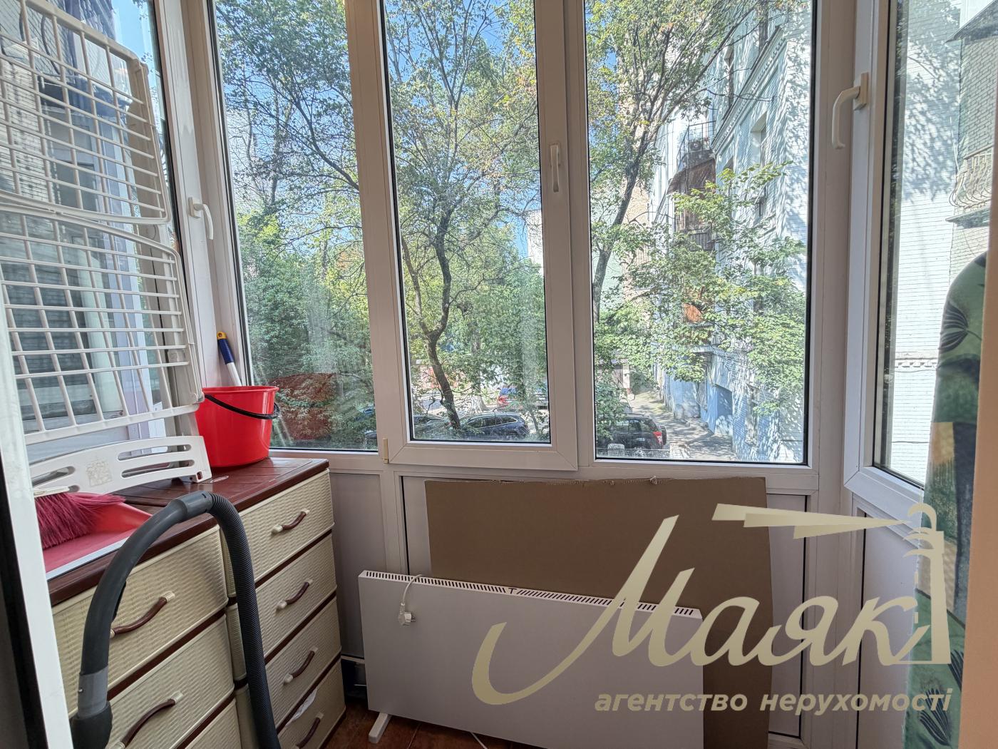 Оренда 3-кімнатної квартири площею 90 м² на вулиці Нікольсько-Ботанічній, 2
