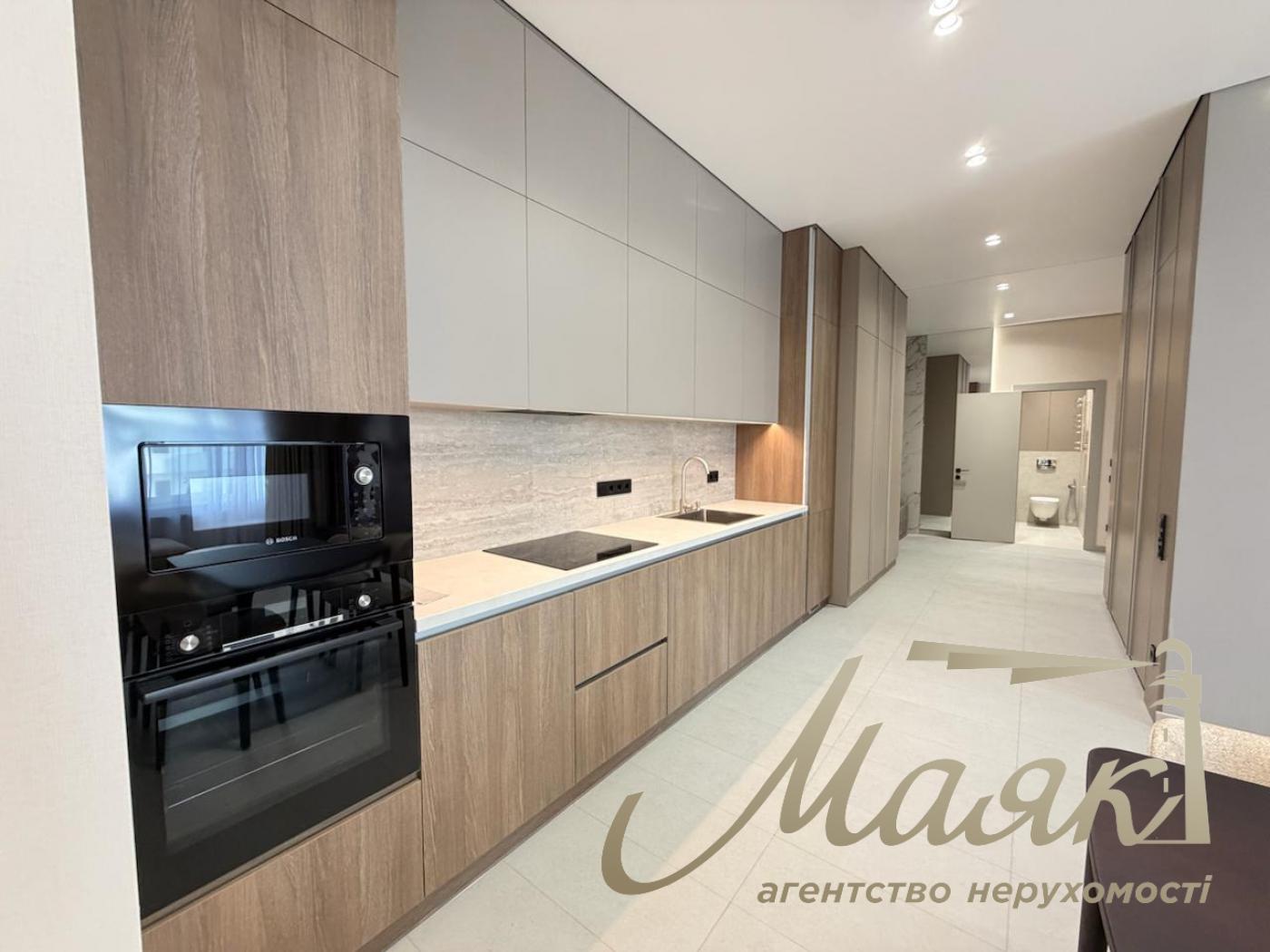 3-Bedroom Apartment for Rent in the Novopecherskie Lipki Residential Complex, 15B Verkholyuda (Dragomirova) St.