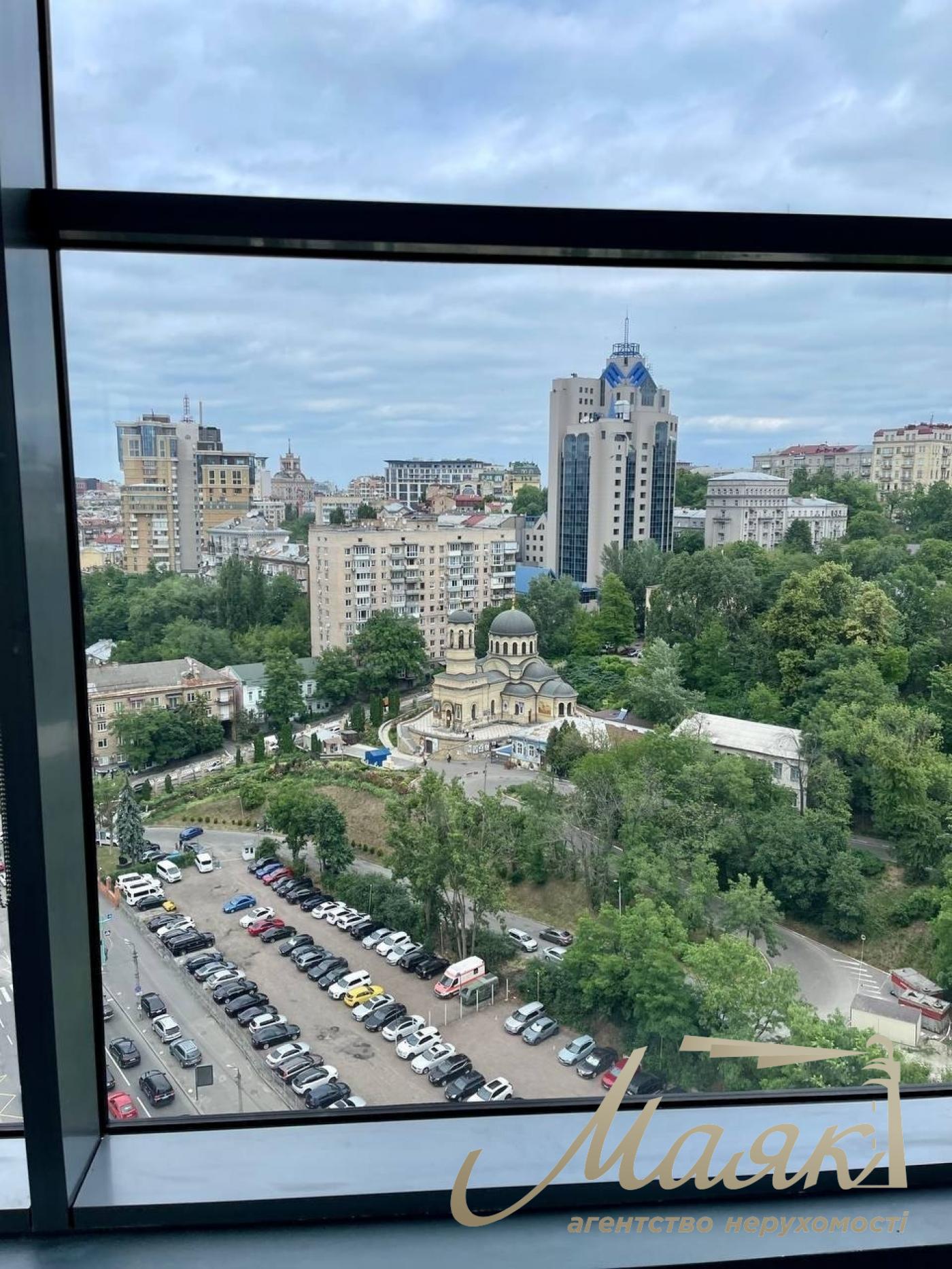 Оренда офісу площею 991 м² у бізнес-центрі «Парус», вул. Мечникова, 2, Центр.