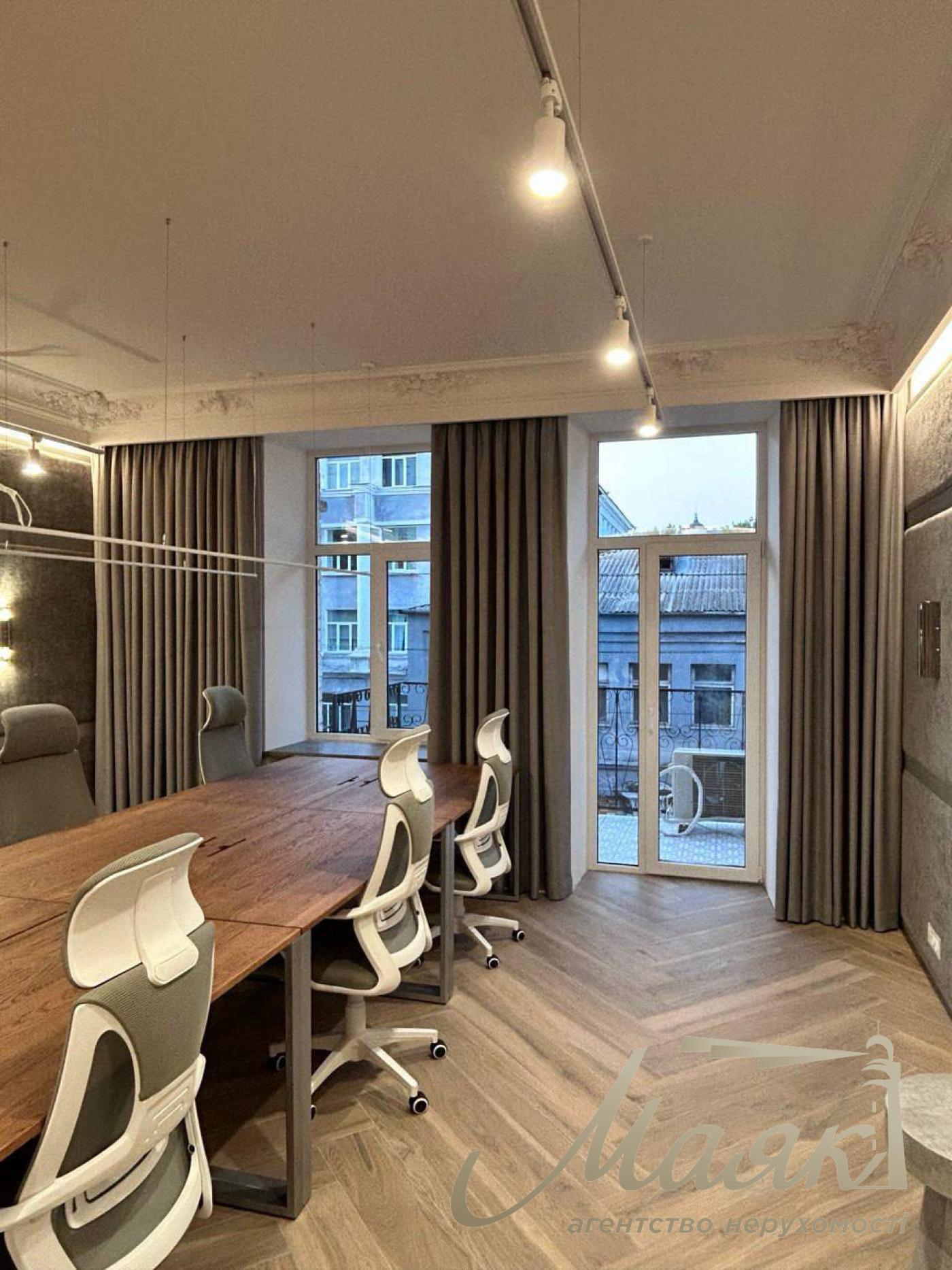 Furnished Office for Sale in Podil, Khoriva Street