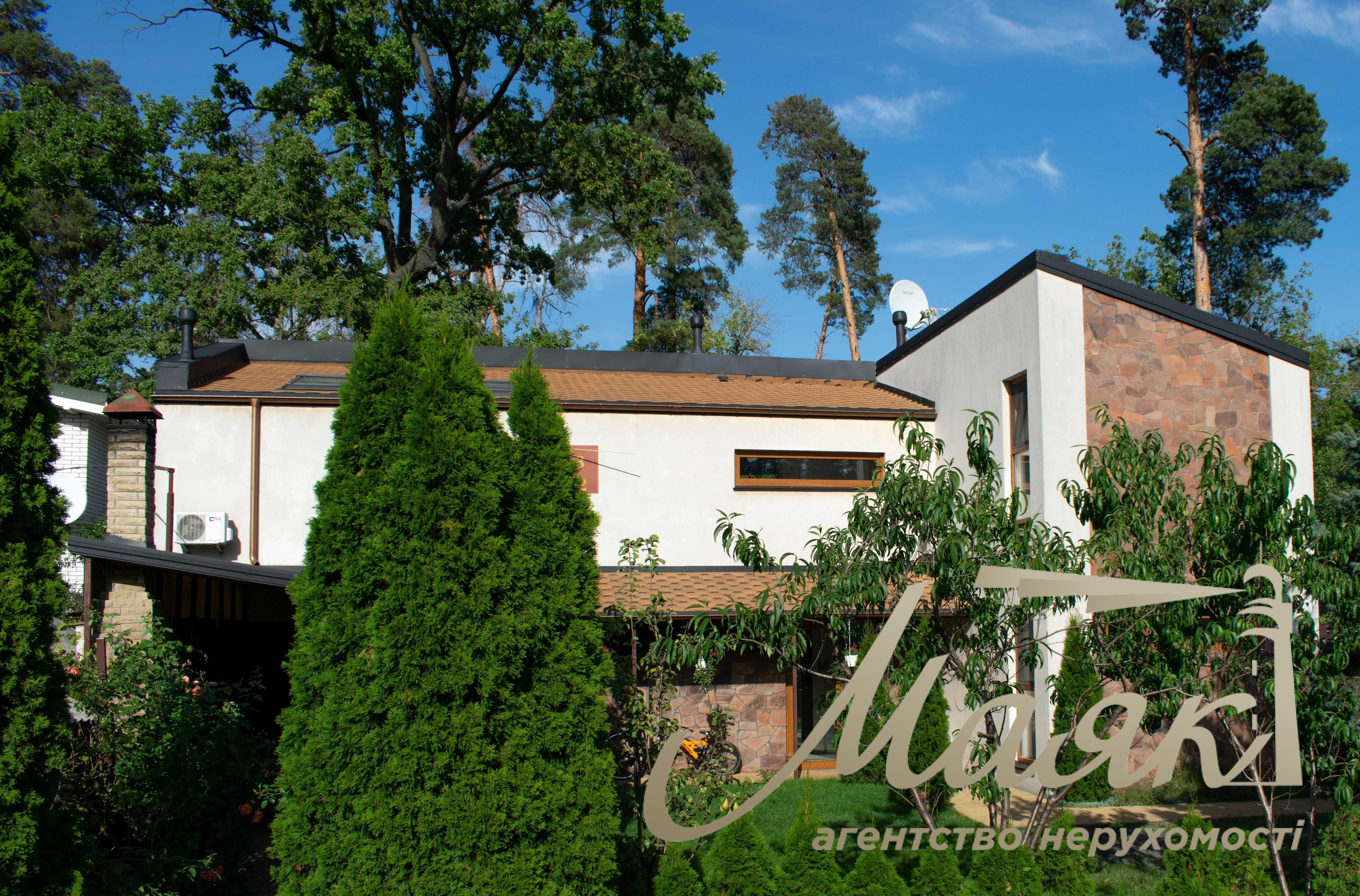 Оренда дизайнерського будинку 120 м² з доступом до бункерних апартаментів, сауною і великою терасою, Пуща-Водиця, Київ.