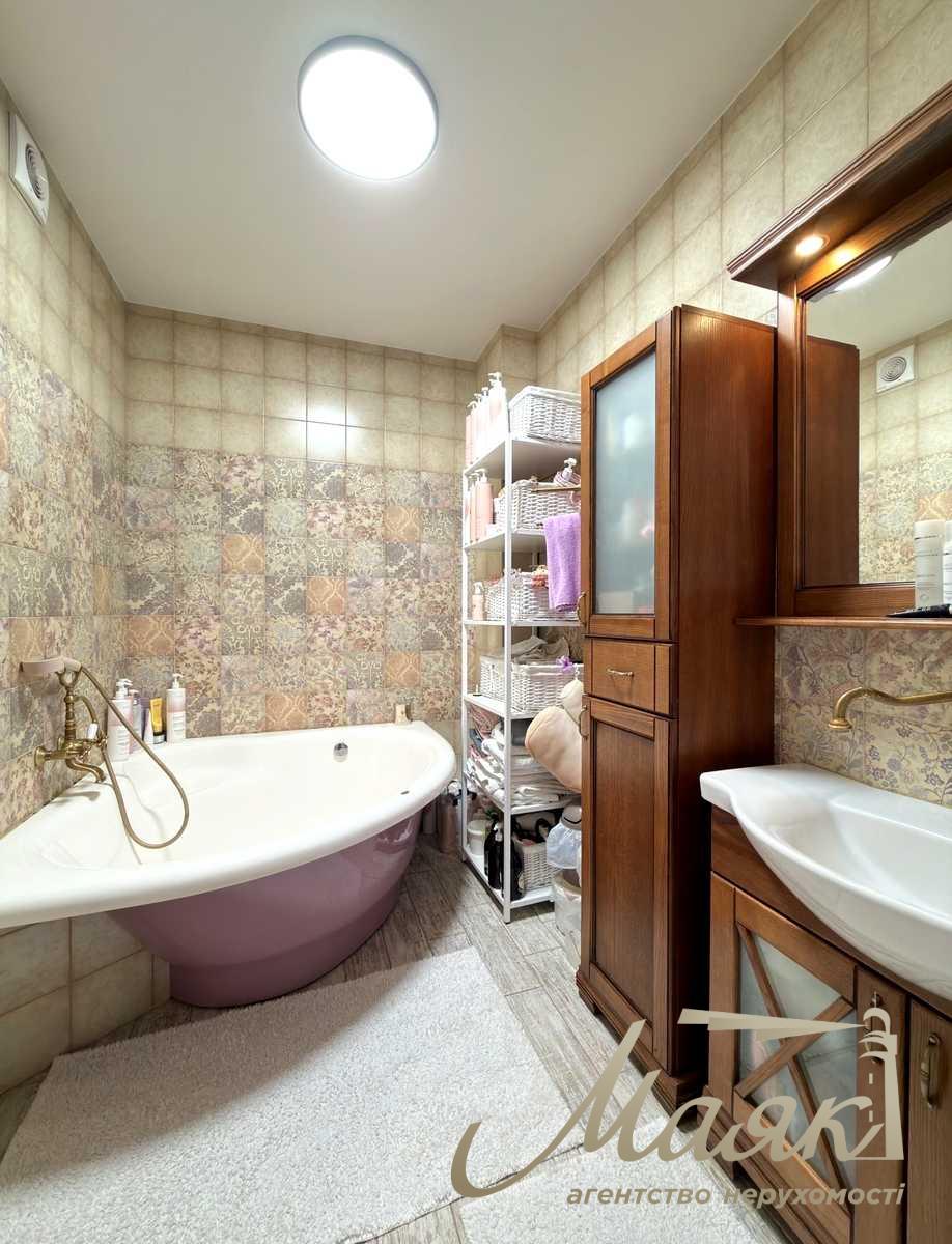 Київ, Богатирський проїзд, 8