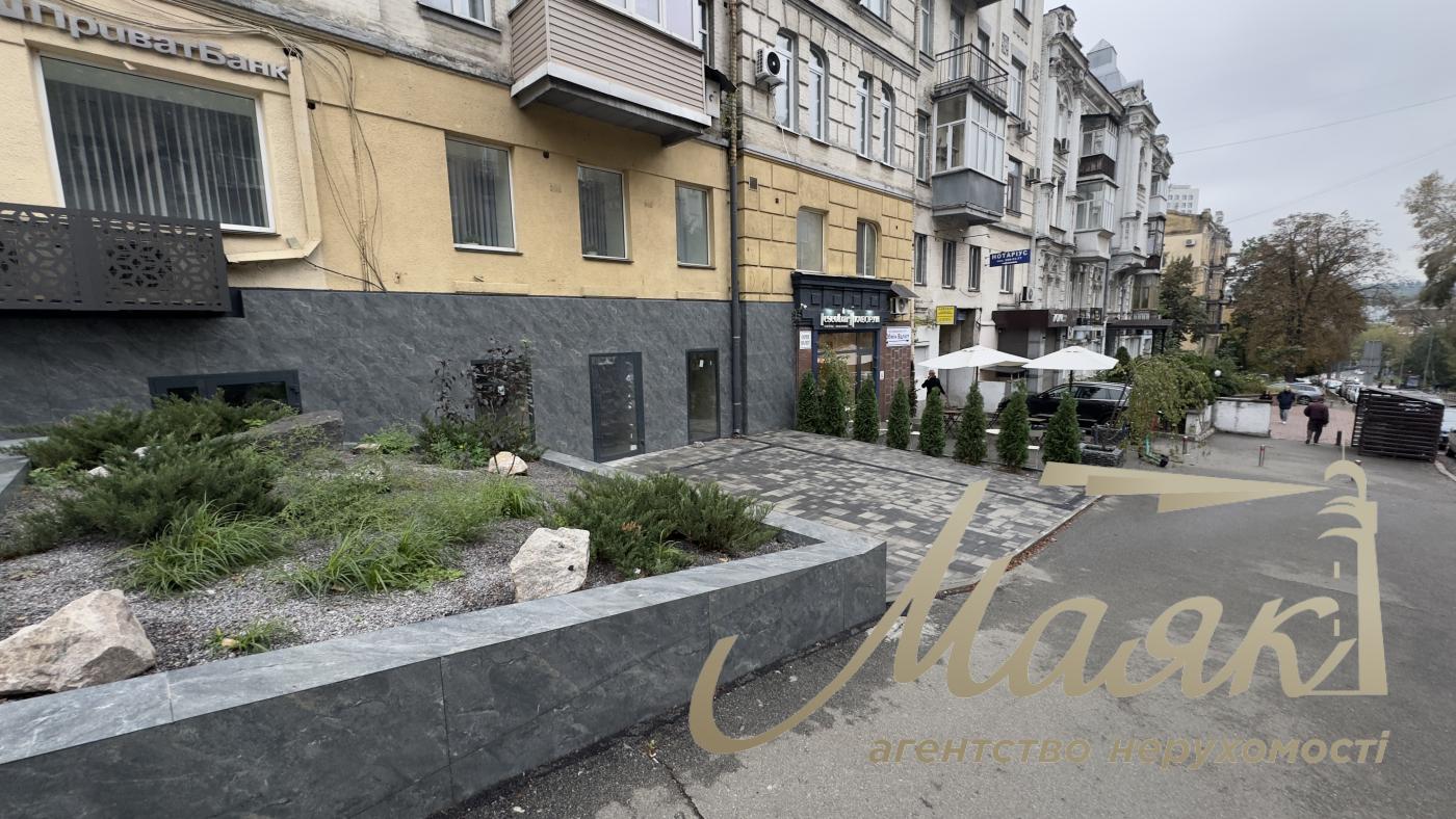 Оренда фасадного приміщення 107 м2 на Саксаганського, Центр