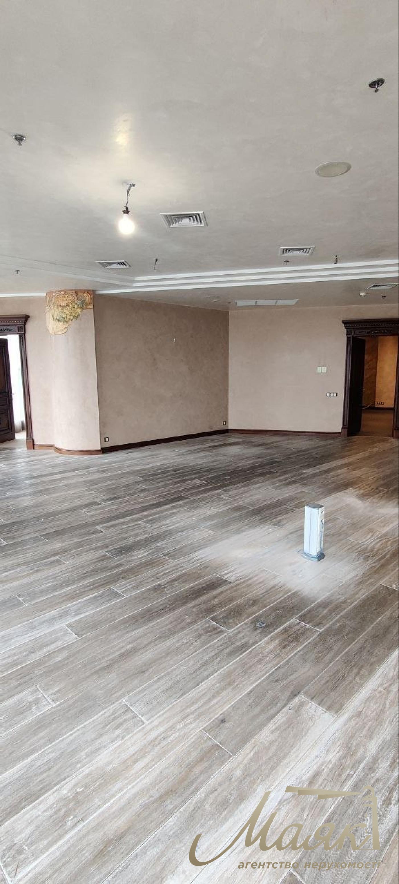 Оренда офісу площею 279 м² у бізнес-центрі «Парус», 20-й поверх