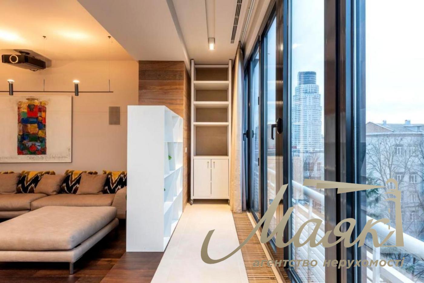 Аренда 3-комнатной квартиры в центре, пер. Виноградный