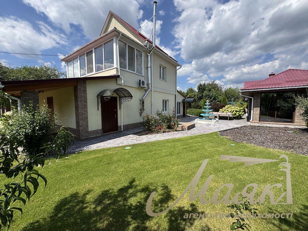 Продажа дома 260 м² с гостевым домом и баней  c.Романков у Голубого озера, 10 соток, Обуховское направление, Киевская область. 