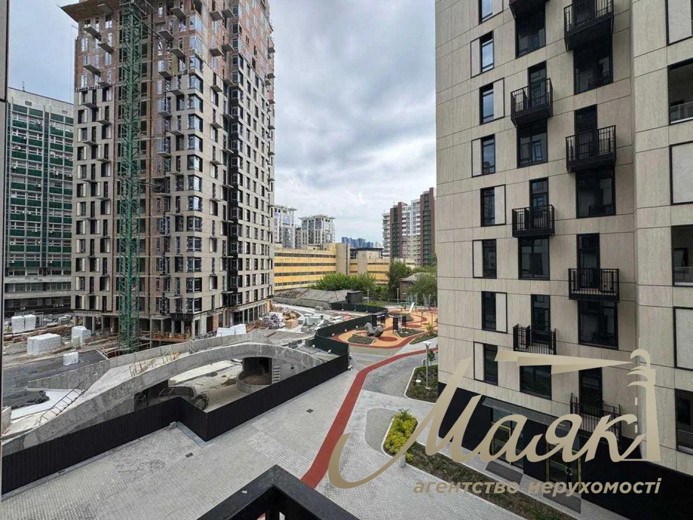 Продажа 4-комнатной квартиры ЖК Тринити, ул. В. Тютюнника