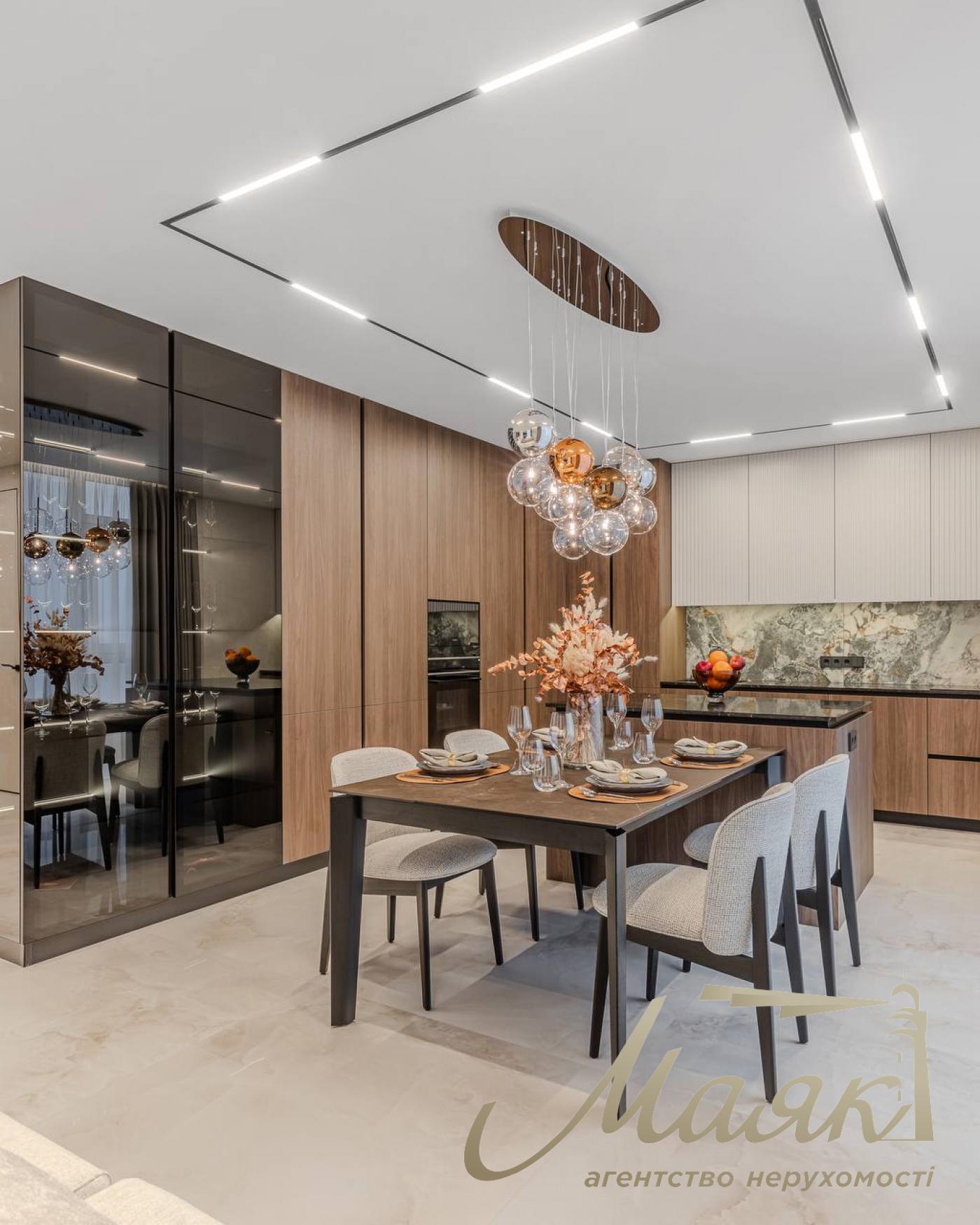 Продажа 3к квартиры  ЖК Французский Квартал-2 125м2