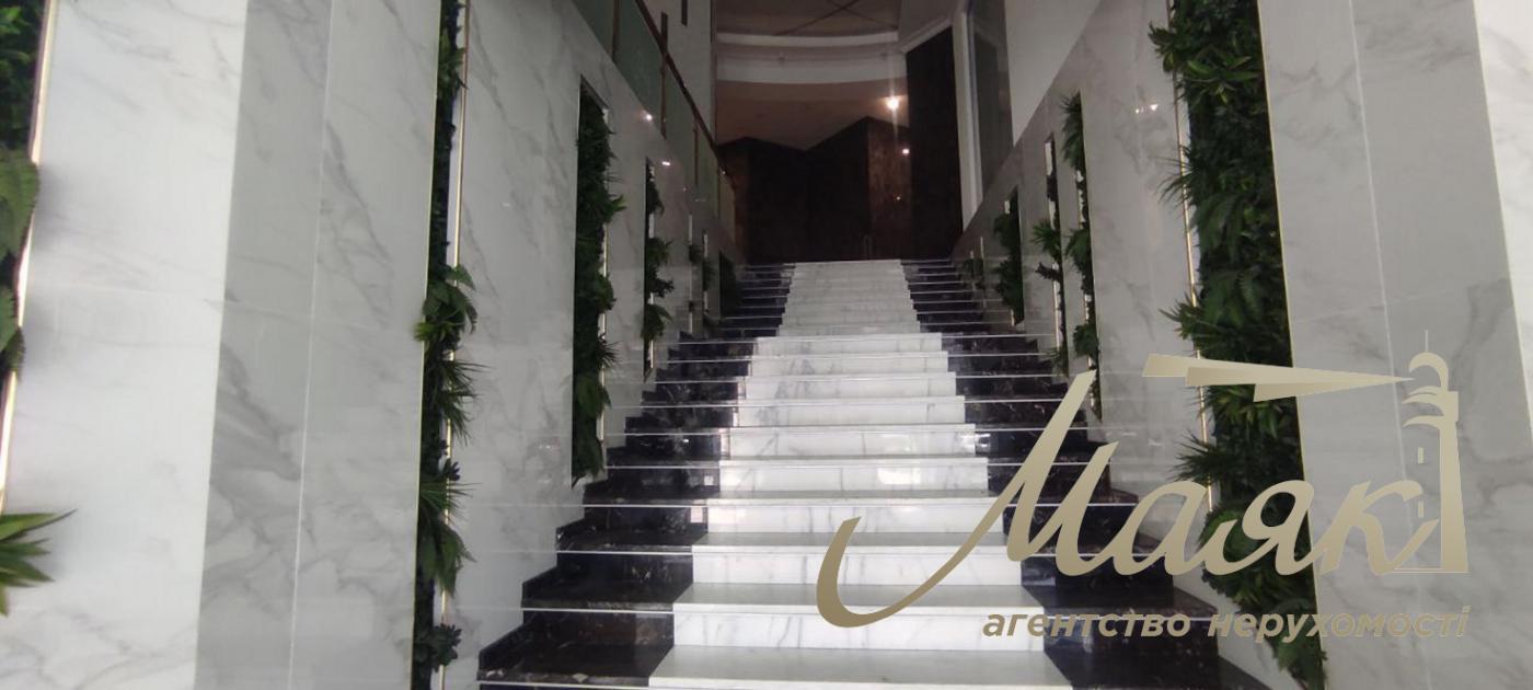 2-bedroom apartment for sale in the Podil Plaza & Residence residential complex, Hlubochitska Street