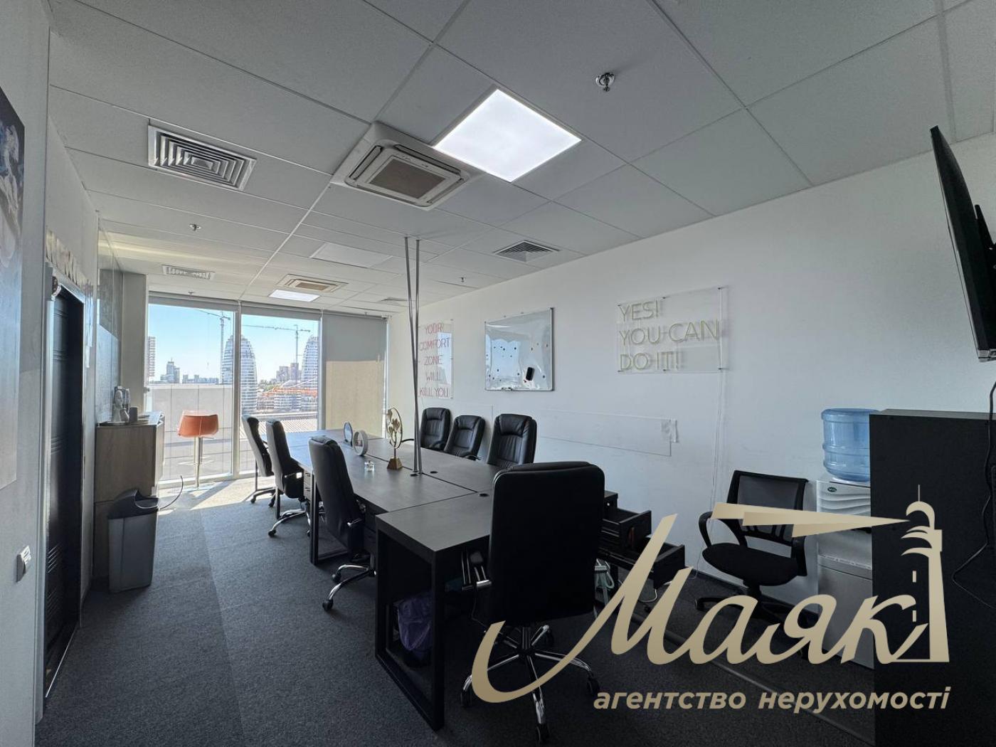 Office space for rent: 972 m² in the business center at 15 Leipzigskaya St., Pechersky District.
