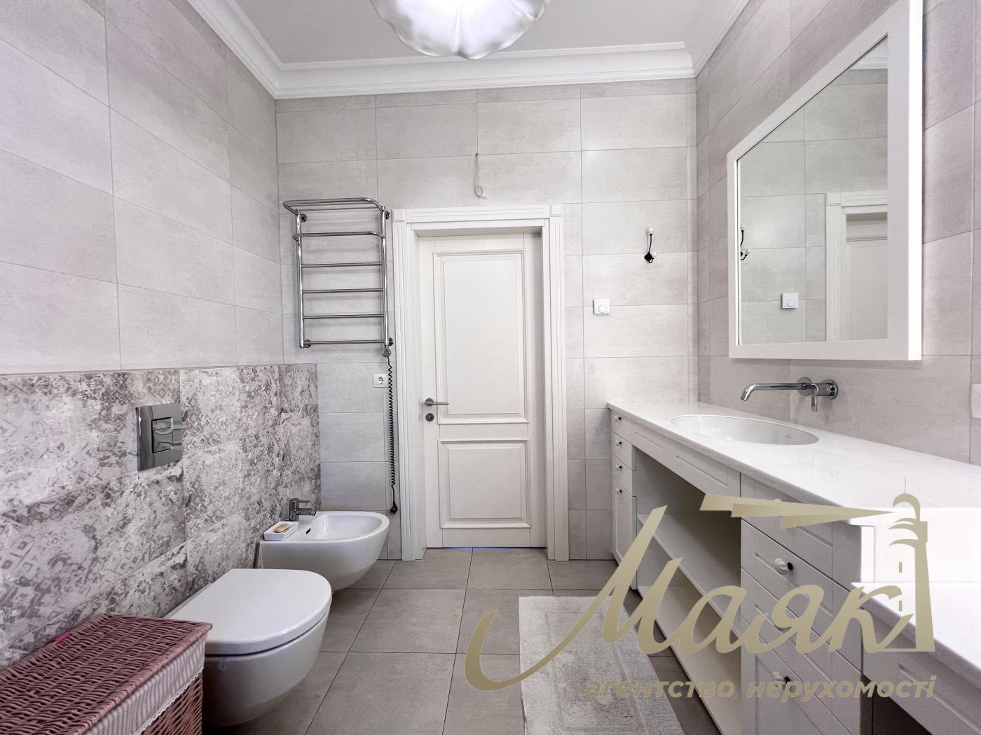 Rent 2-storey house 190m2, Goloseevsky district, Myshelovka