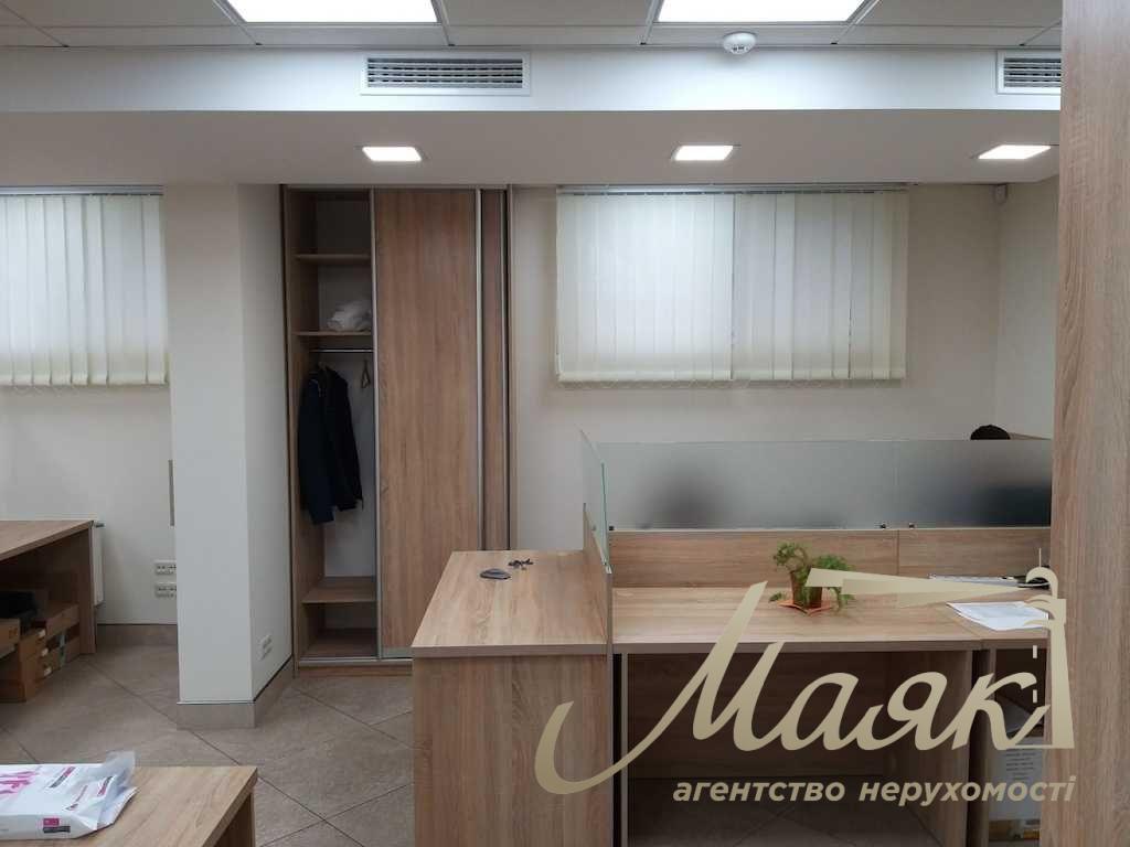 Office for rent 101m2 Malakhit Residential Complex Bogdanovskaya 7a, Solomenka