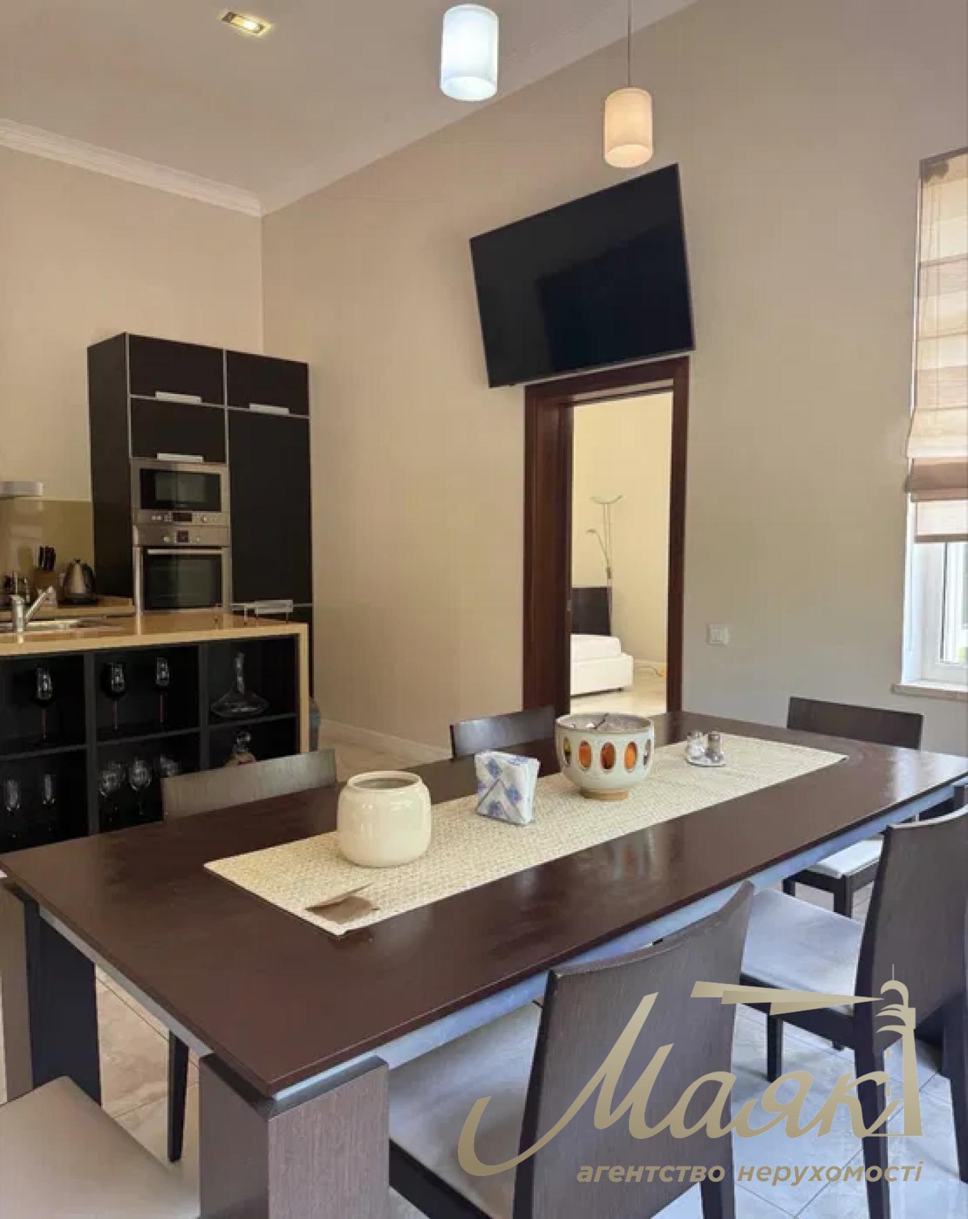 Оренда 2х-поверхового будинку 320м2 з басейном в Лісниках, Поруч з КМ "Зелений гай", 15 соток. Обухівський район, Київська область