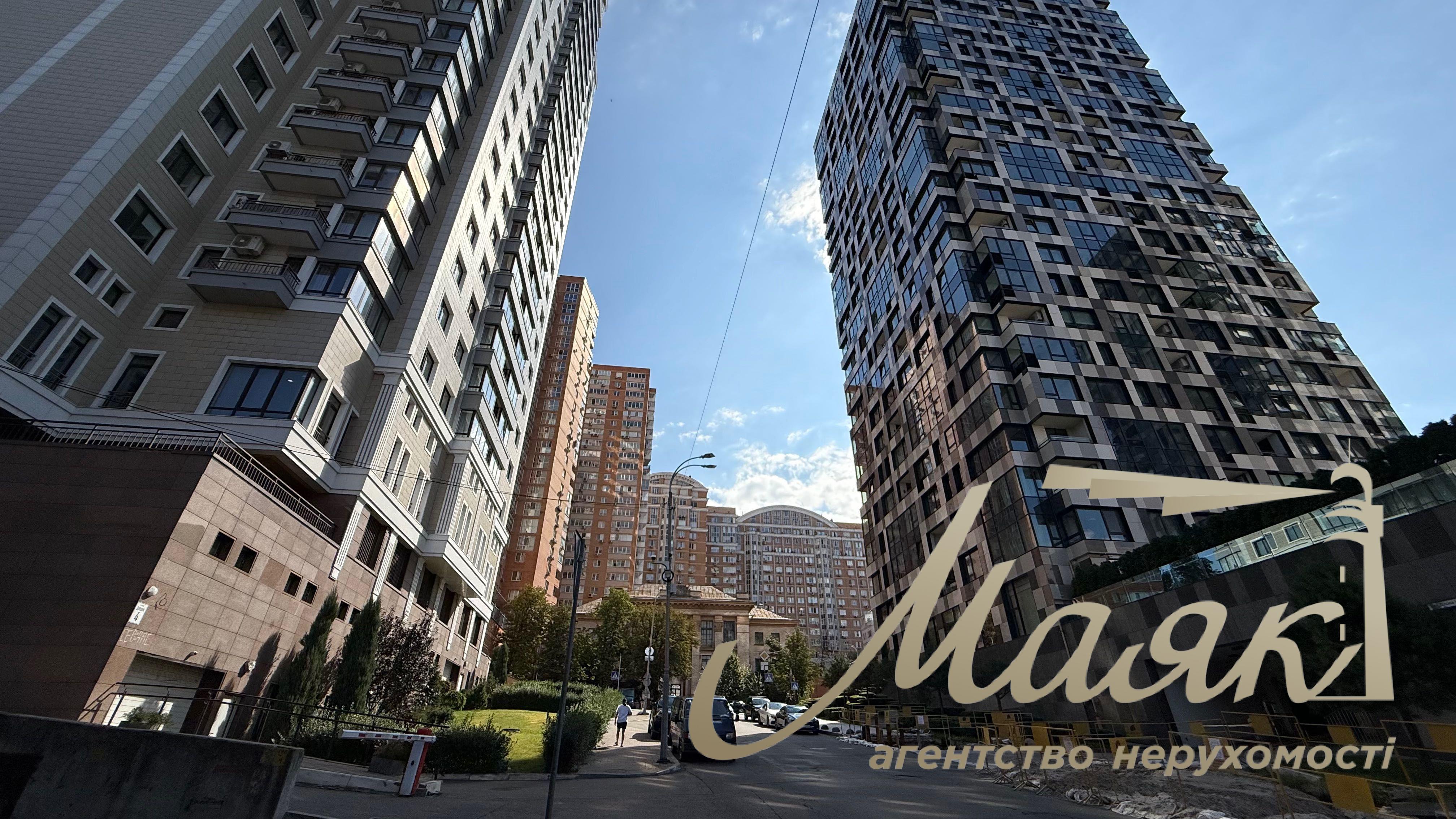 Продаж комерційного приміщення, 213 м2 , вул. Ділова