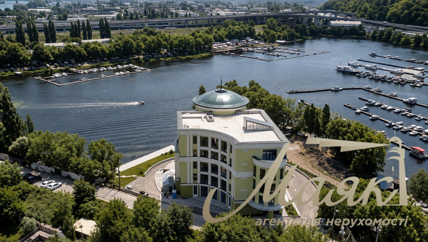 Продаж окремої комерційної будівлі площею 4 106 м² на Печерську, Набережно-Печерська дорога