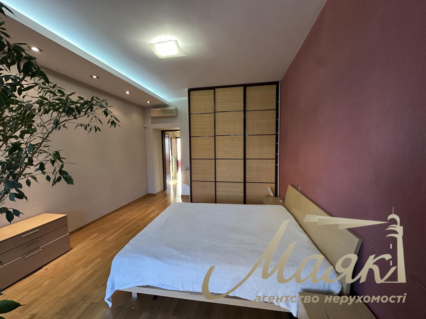 Оренда 3-кімнатної квартири (122 м²) на просп. Івасюка, 10-А
