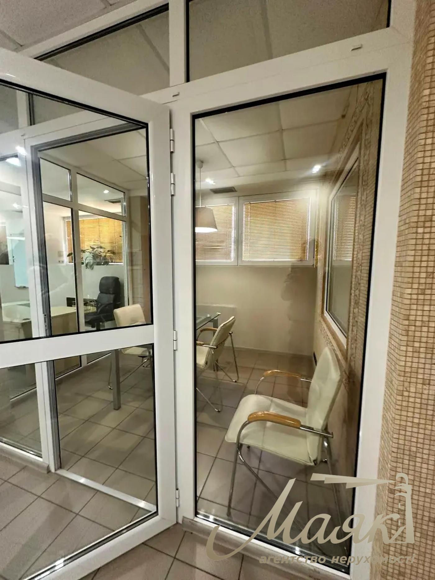 Office for rent 230m2 Aleksa Tikhogo str. 89-A, Shulyavskaya.