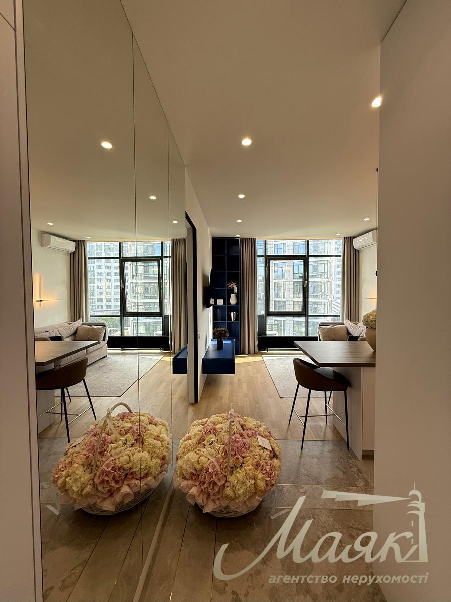 Аренда стильной евро-двушки в клубном доме «Новопечерские Липки» (52 м²) Андрея Верхогляда ул. (Михайла Драгомирова), 11-Б, Печерск