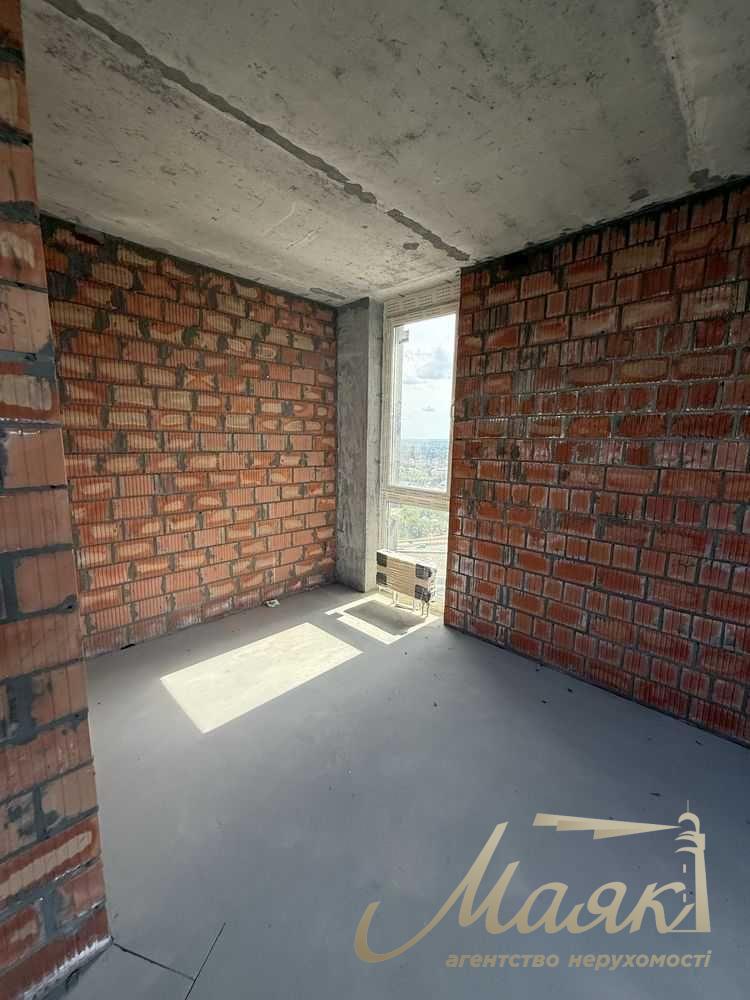 For sale 3k apartment 90m2 LCD Slavutich 2.0