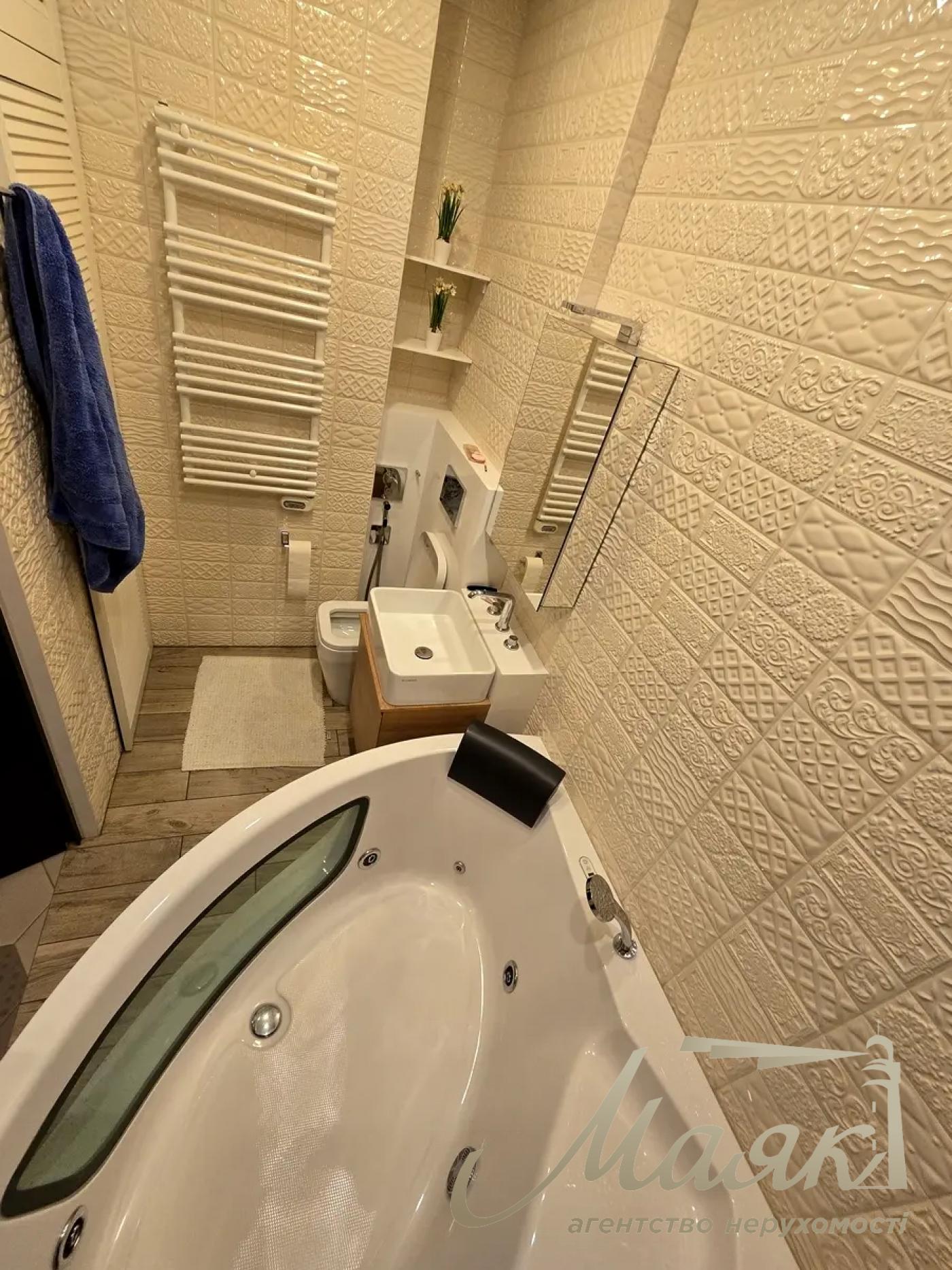 Rent 3-bedroom apartment LCD Novopecherskie Lipki, Pechersk