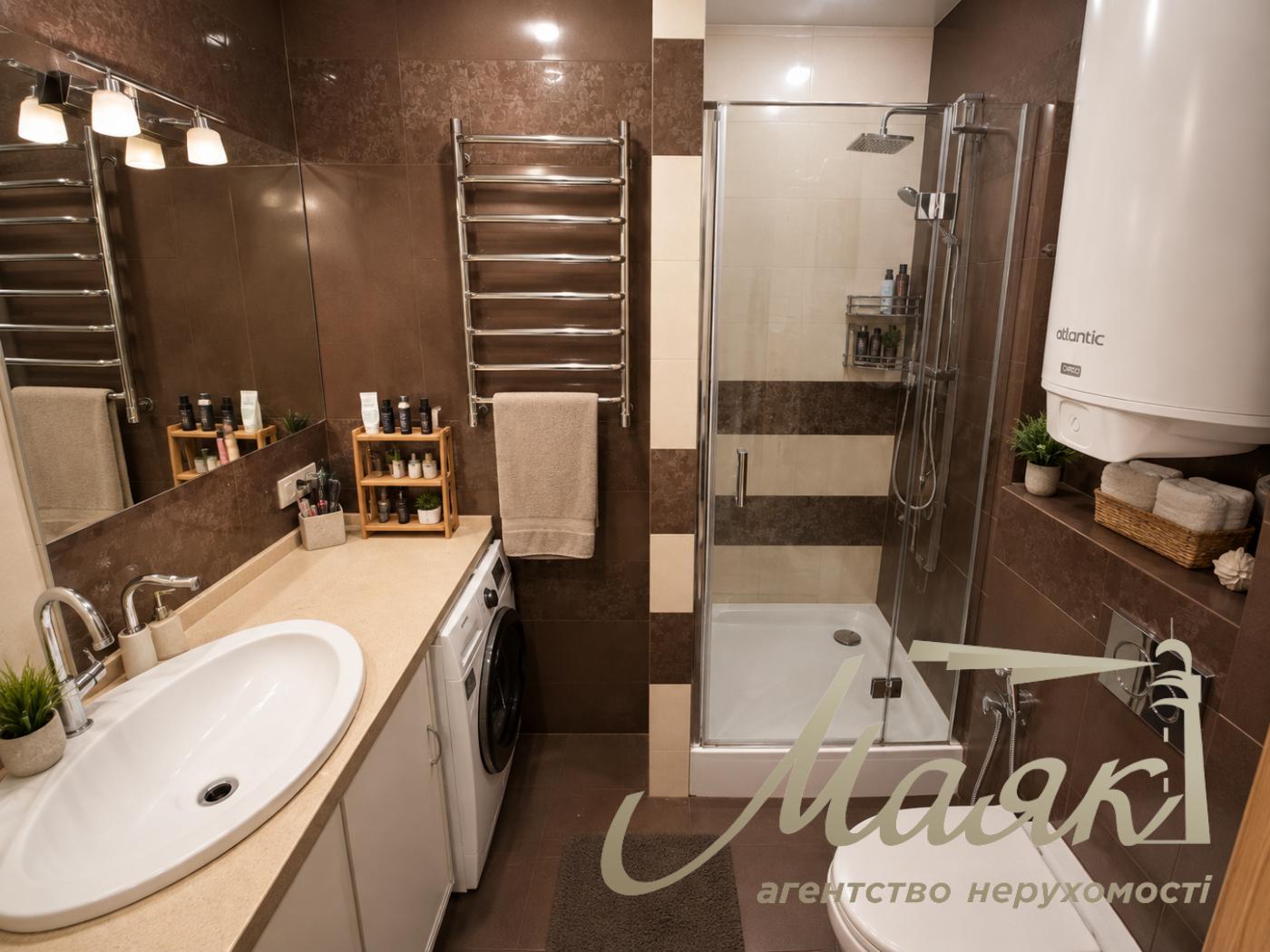 Продаж 2-кімнатної квартири площею 60 м² з ремонтом у ЦЕНТРІ СТОЛИЦІ, вул. Генерала Алмазова, 14, Печерський район, Київ