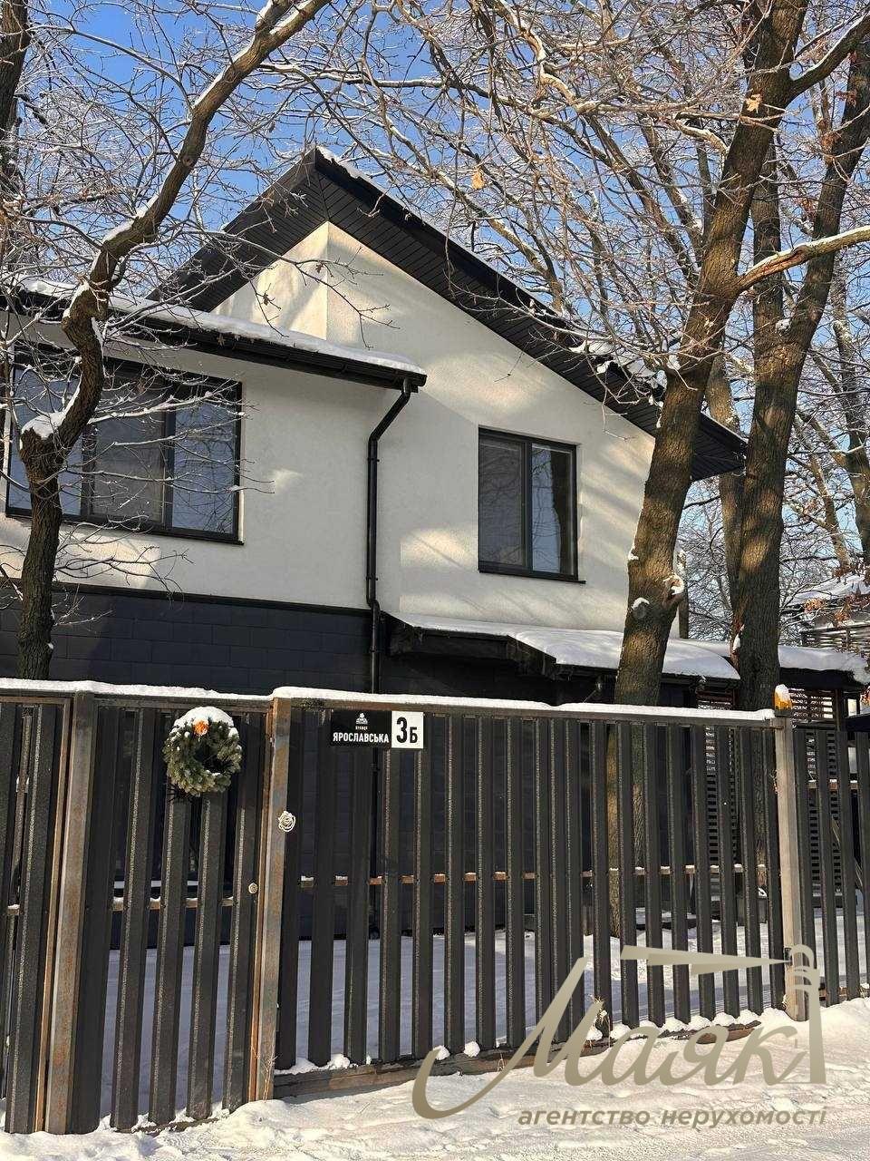 Rent a modern house-duplex 120m2 in Krukivshchyna 15 minutes to the subway