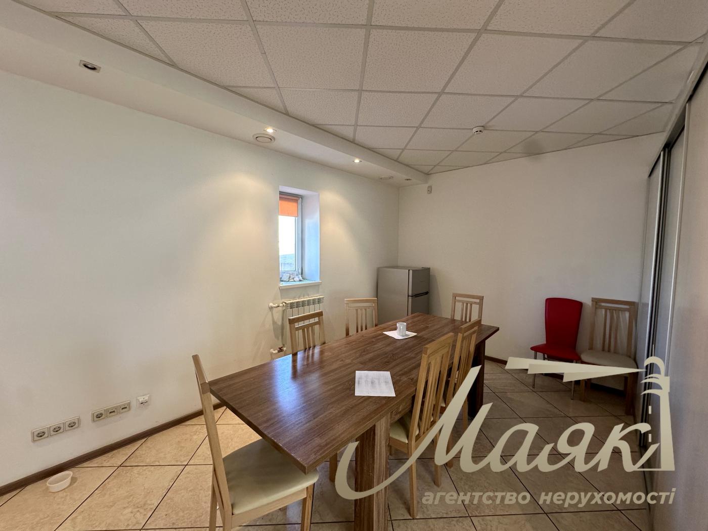 Rent a front building (656m2) on 7.5 hectares, Sadovaya street, with. Sofievskaya Borschagovka