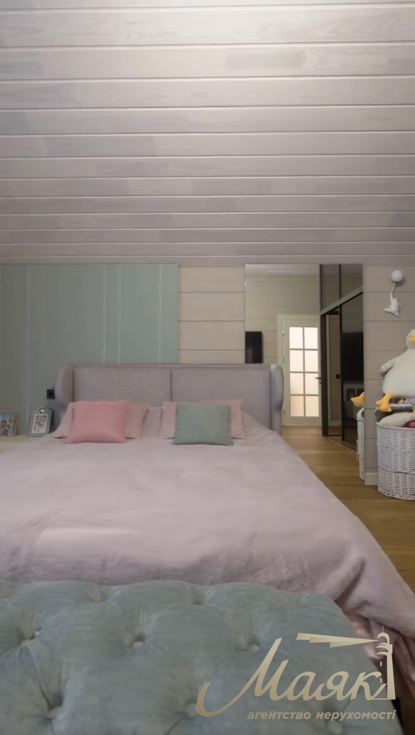 Продажа стильного 5-комнатного дома 377 м² в хуторе Мриги, Конча-Заспа, Голосеевский район Киева