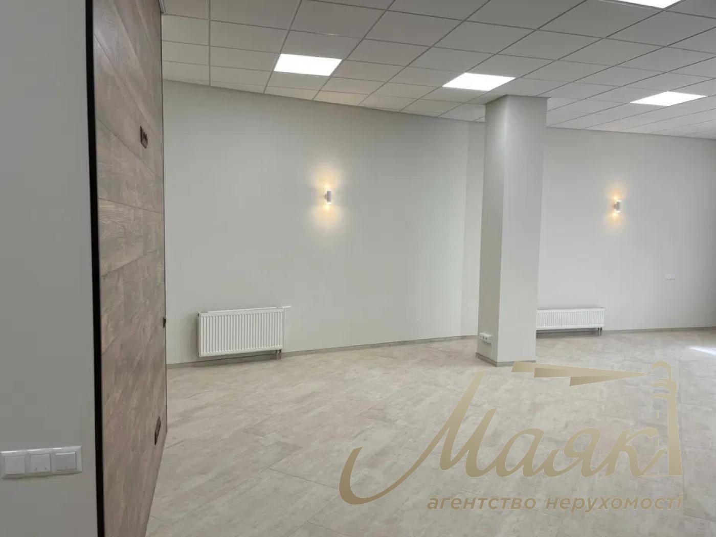 Аренда фасадного помещения  100м, ул. Щекавицкая