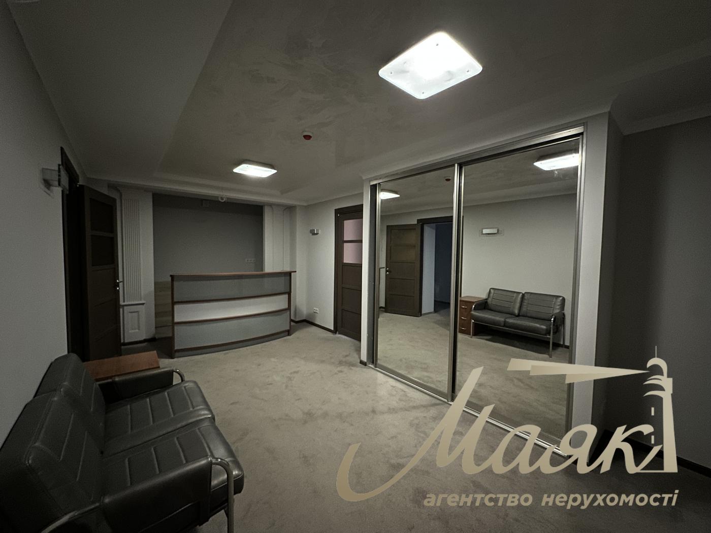 Оренда офісного приміщення з ремонтом (220 м²) на вул. Голосіївська, 7, корпус 1