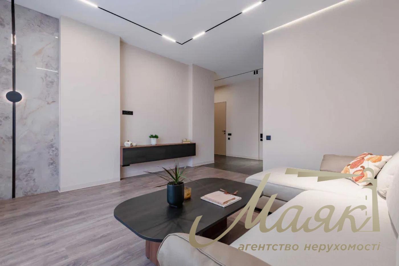 Продаж 2-кімнатної квартири в центрі Печерська, вул. Антоновича, 103