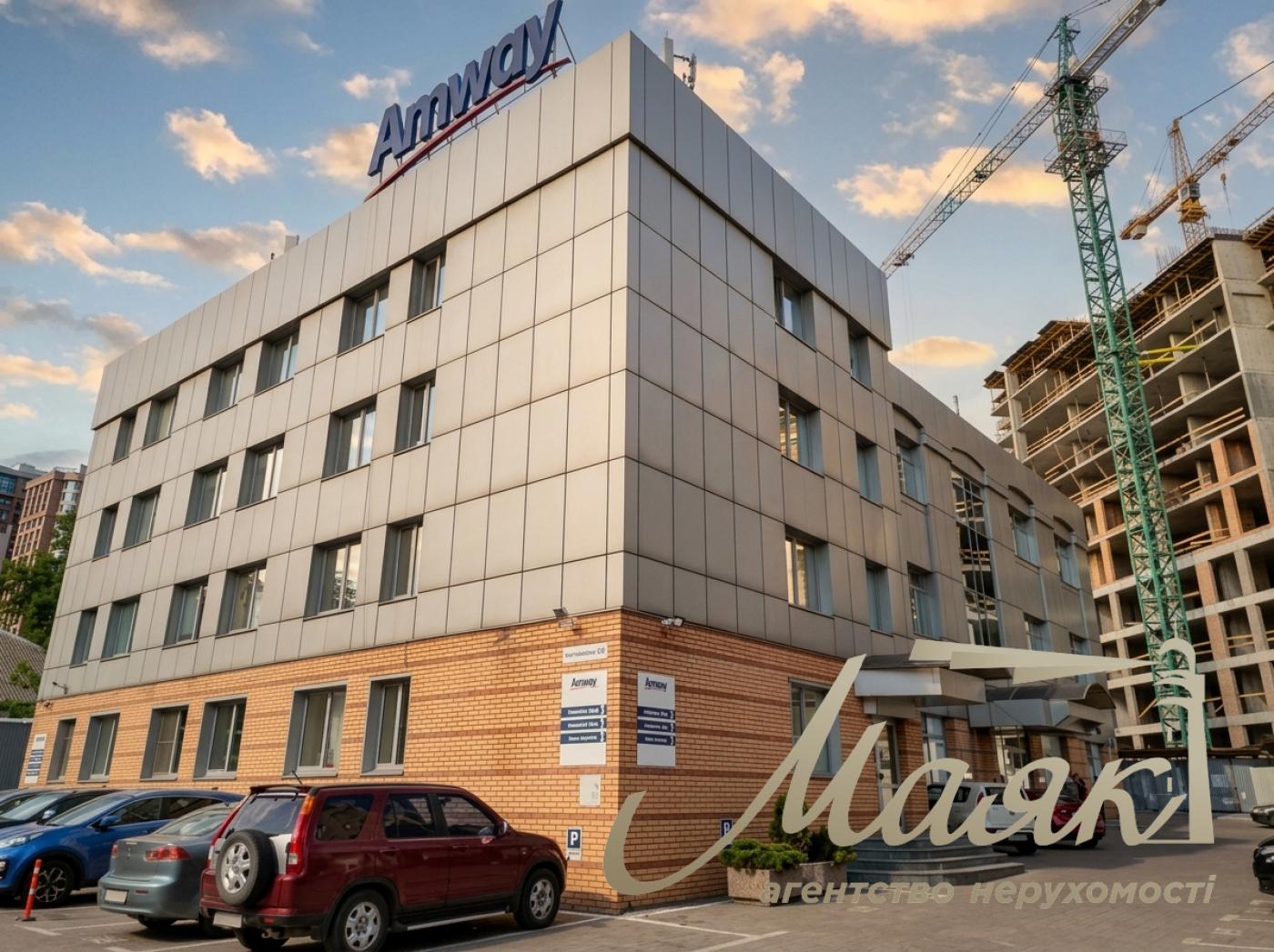 Оренда офісу площею 151 м² у бізнес-центрі AMWAY, вул. Казимира Малевича, 87